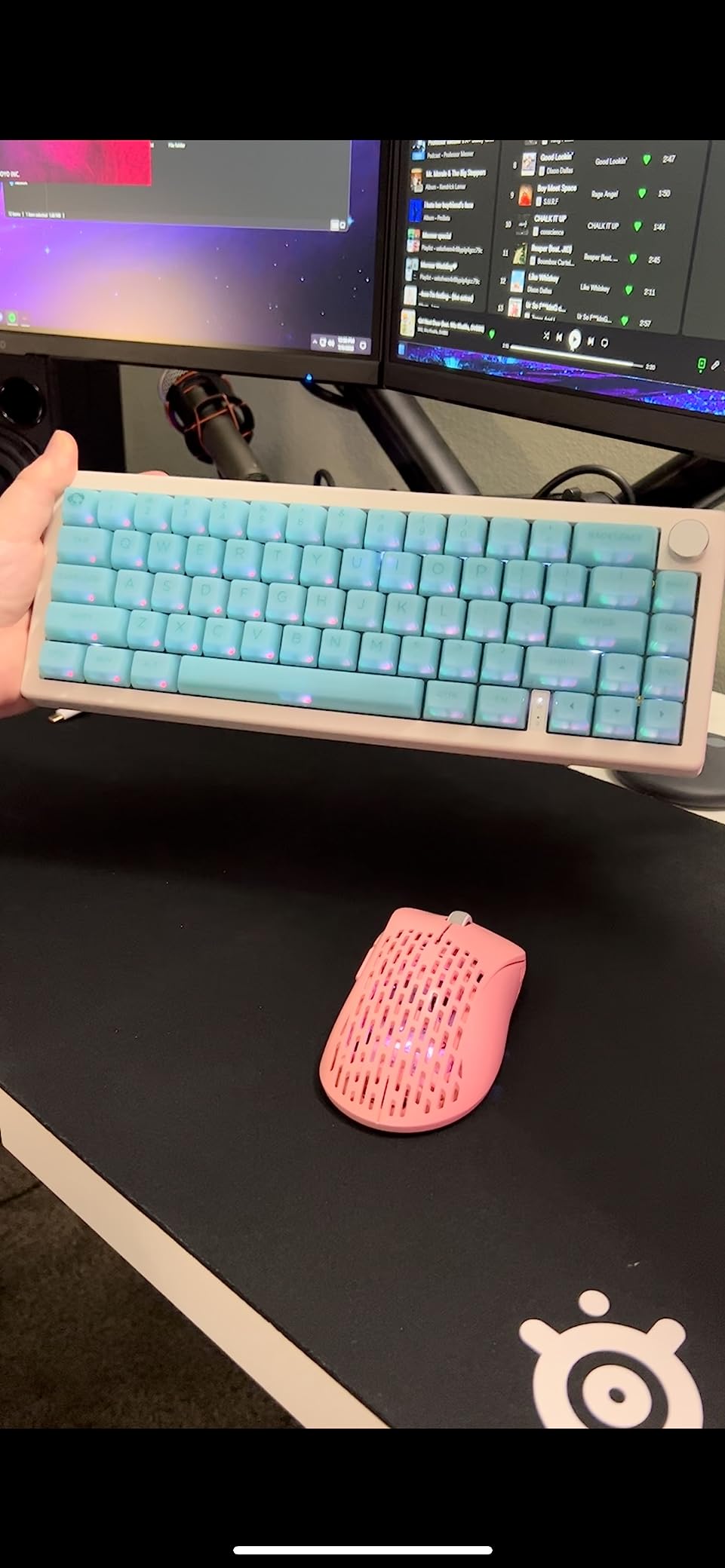 BOYI GMK67 Barebones Keyboard Kit, VIA Programmable Custom BT5.0/2.4GHz/Type-C Tri-Mode Gasket Mounted Hot Swap RGB 4000mAh Wireless 65% Mechanical Gaming Keyboard DIY Kit with Knob (White) customer photo 1
