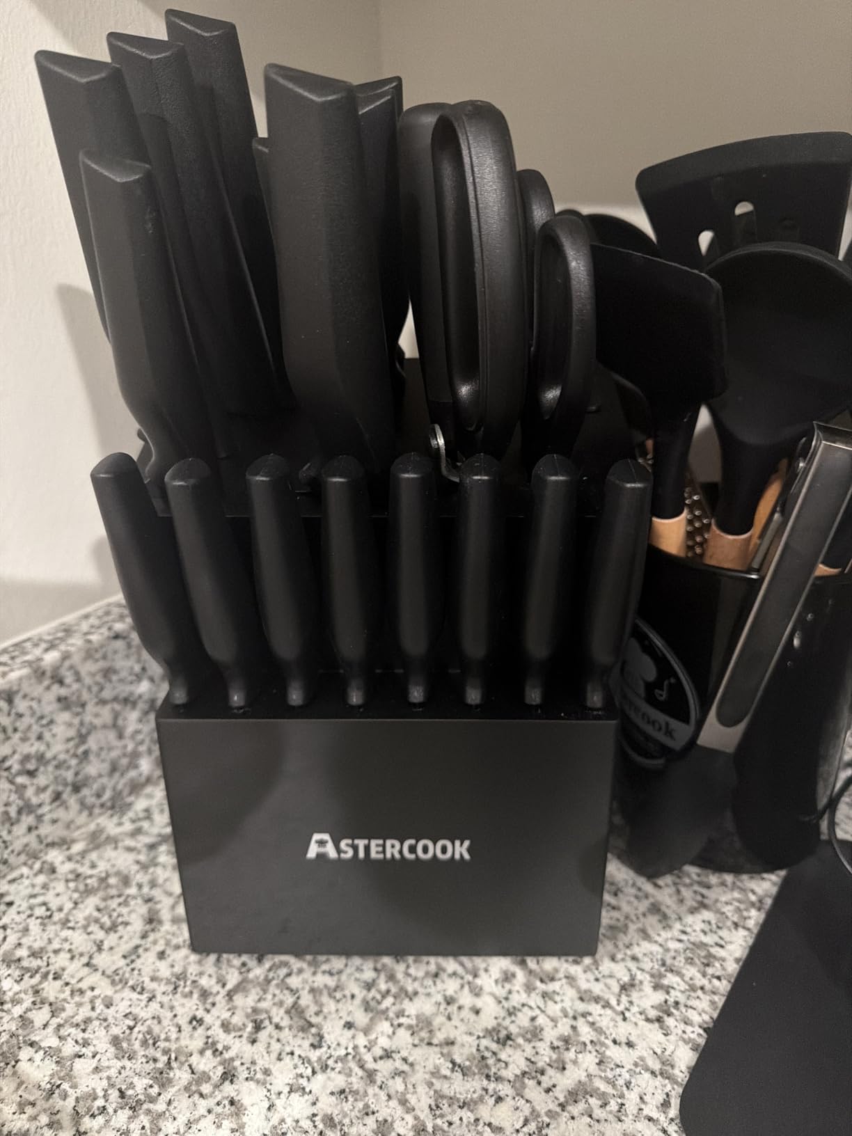 Astercook 21 Pieces Knife Sets for Kitchen with Block, Dishwasher Safe Kitchen Knife Set with Built-in Sharpener, German Stainless Steel Black Knife Block Set, Fathers Day Gift for Men customer photo 2
