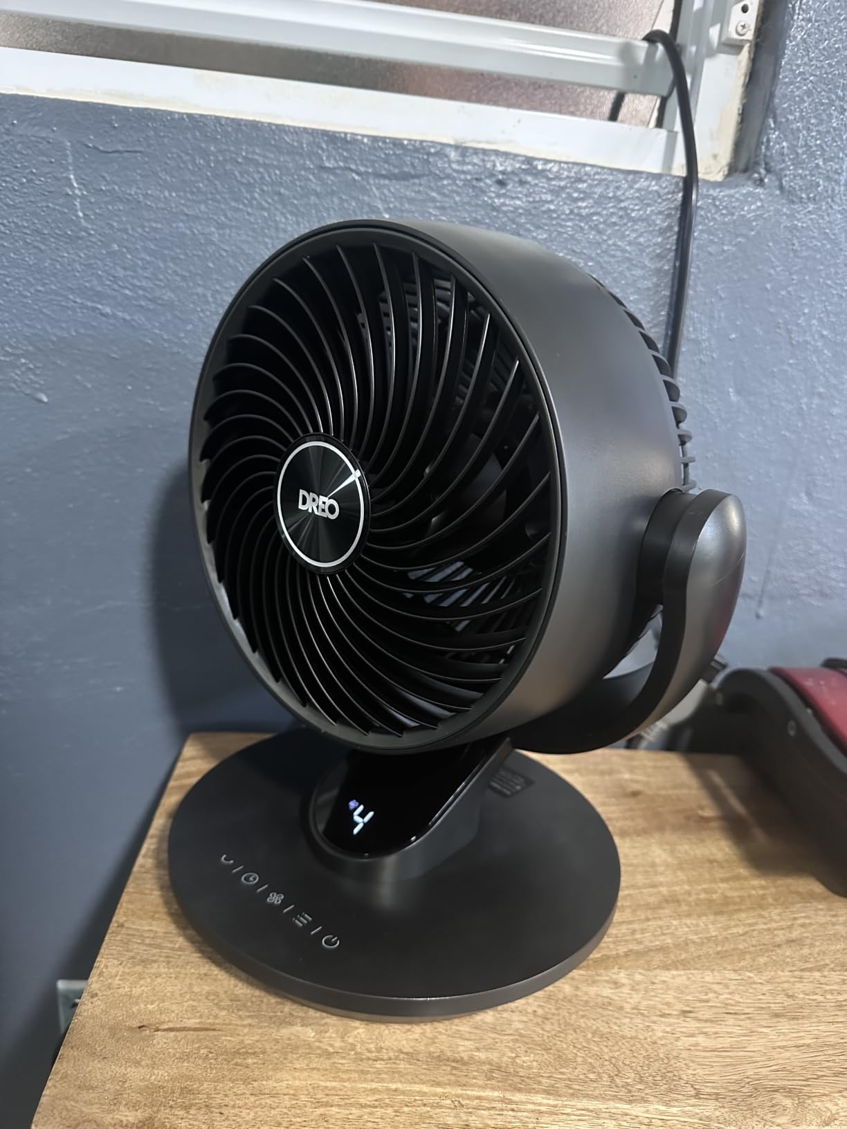 DREO Fan for Bedroom, 13-Inch Oscillating Table Air Circulator Fan for Whole Room, 120° Tilt Adjustment, 25dB Ultra-Quiet, 75ft Powerful Airflow, 4 Speeds Desk Fans with Remote for Home, Office customer photo 1