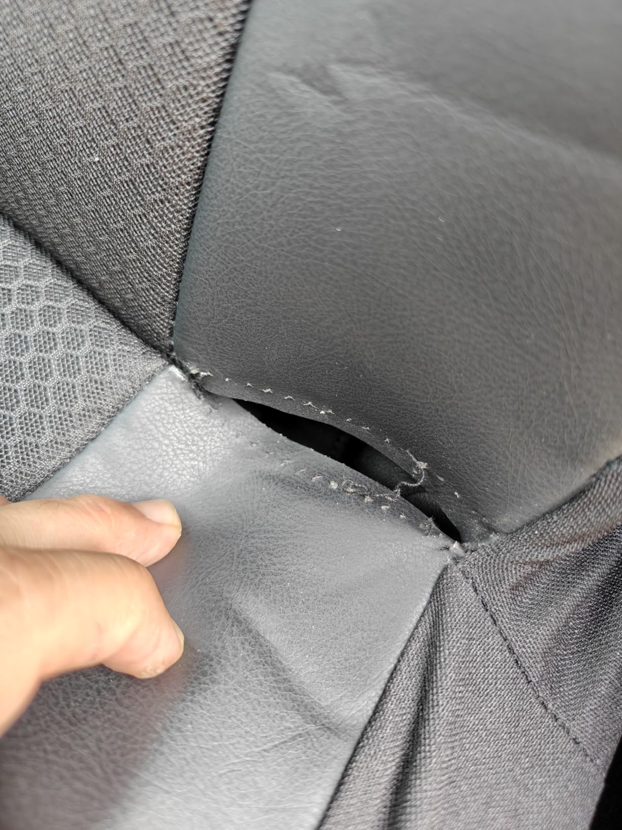 Skechers Memory Foam Seat Covers, Air Cool Mesh Thick Car Seat Covers, Car Seat Covers Front Seats Airbag Compatible, Universal Automotive Comfort for Most Cars, Vans, Trucks, SUV, Black customer photo 2