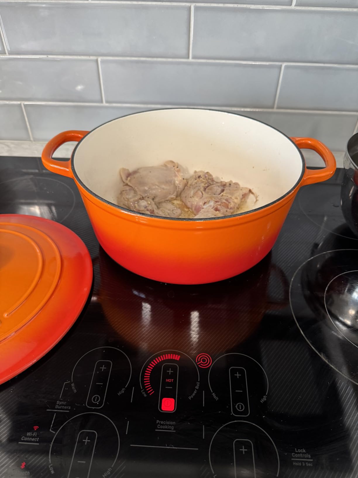 EDGING CASTING Cast Iron Dutch Oven With Lid Round Pot Enameled Covered for Bread Baking, 7 Quart, White customer photo 2