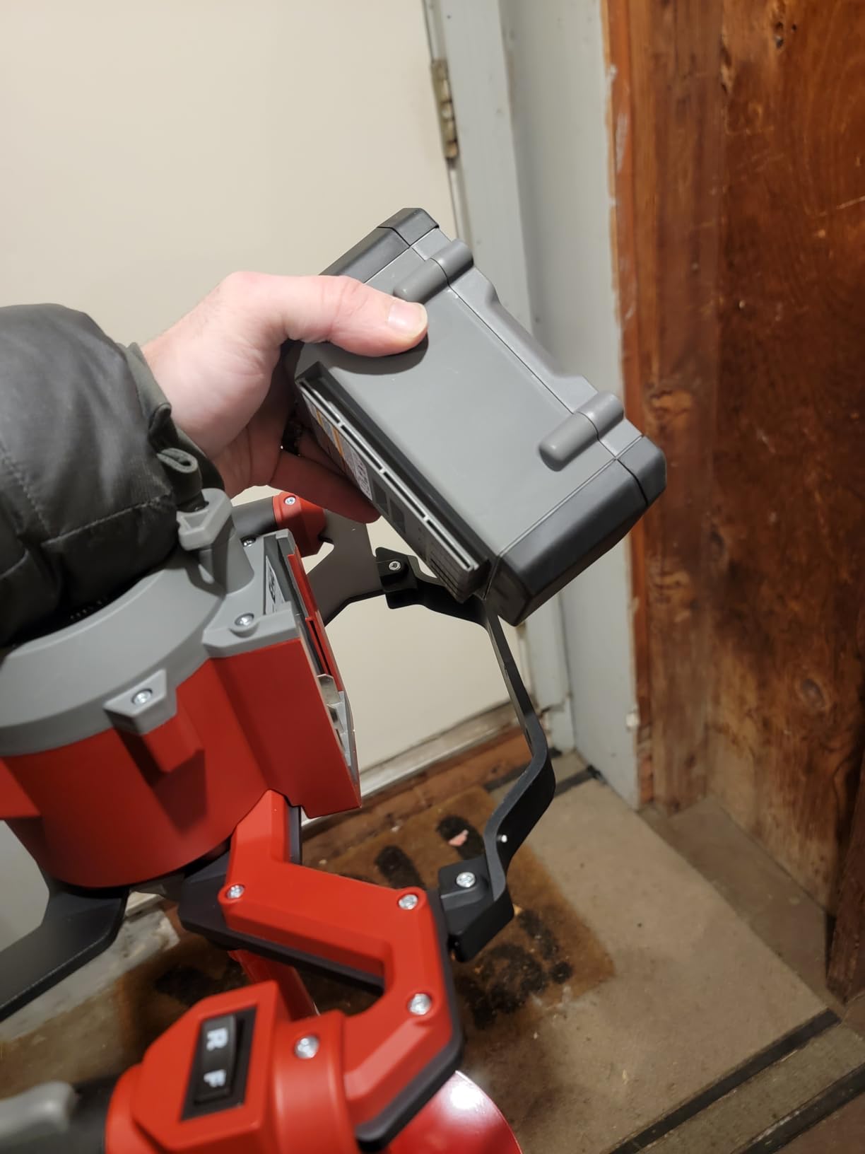 Eskimo E40 Electric Ice Fishing Auger, Full Power 40v Lithium-ion Battery, Lightweight Powerhead, Turbo Cutting System, Multi-Edge Blades customer photo 2