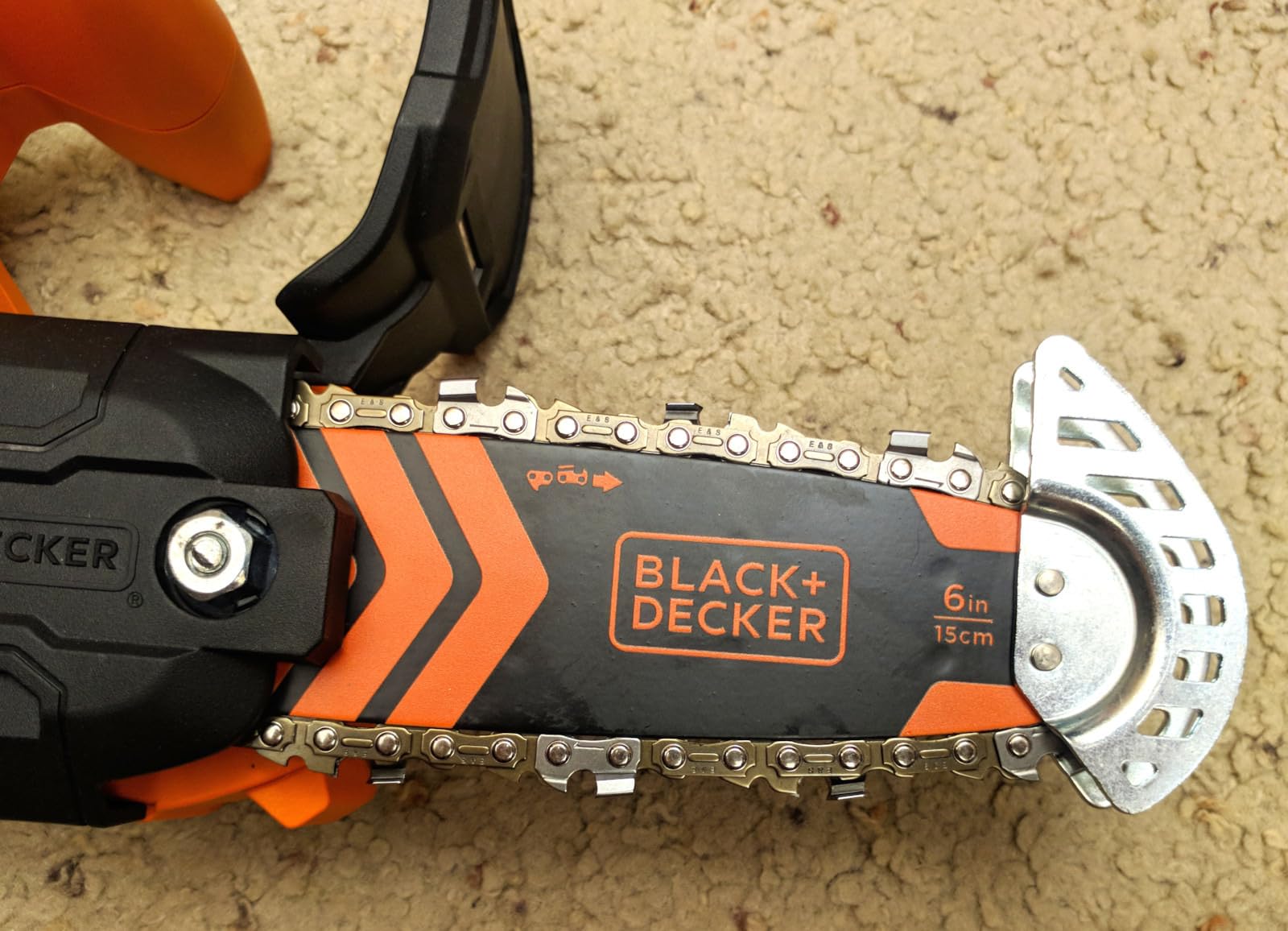 BLACK+DECKER 20V MAX Pruning Chainsaw Kit, Battery and Charger Included (BCCS320C1) customer photo 2
