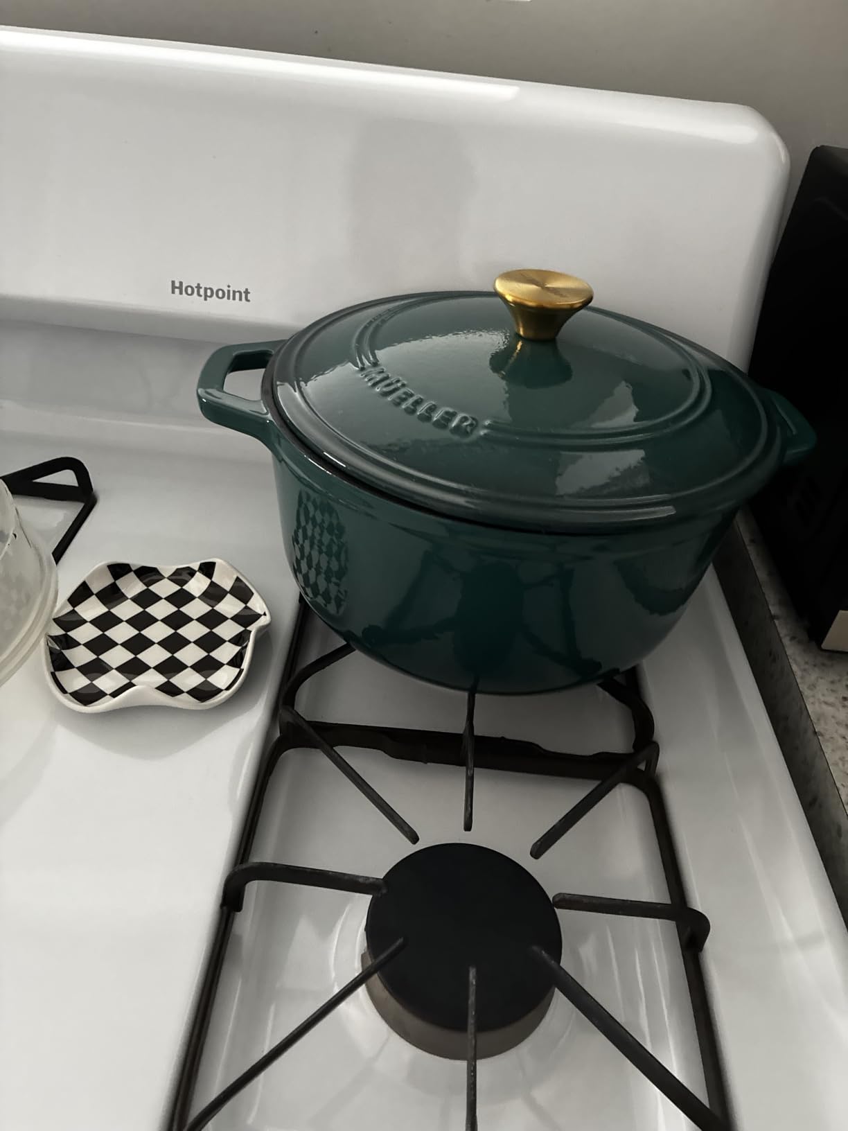 Mueller DuraCast 6 Quart Enameled Cast Iron Dutch Oven Pot with Lid | Sourdough Bread Baking, PFOA-Free, 500°F Oven Safe - All Cooktops incl. Induction, Braising & Slow Cooking, Emerald customer photo 2