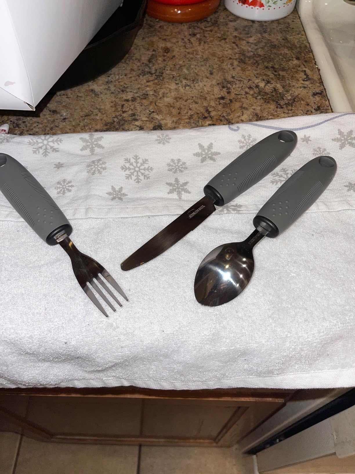 Nourislif Adaptive Utensils 4pcs For Hand Tremors, Elderly, Arthritis, Parkinsons - Built Up Utensils For Adults 2.5oz Each, Silverware Set With Handle, Flatware Cutlery Set For Seniors customer photo 1
