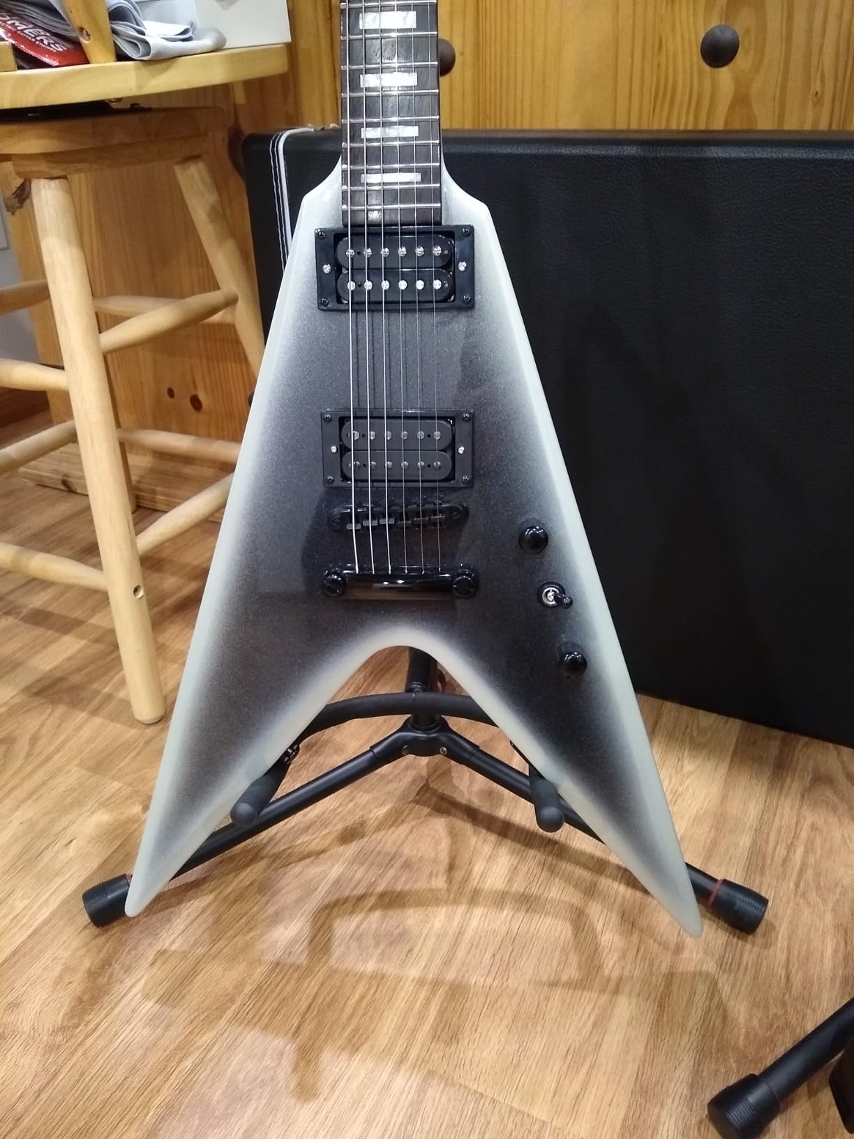 WestCreek CERBERUS Solid Body Electric Guitar | V Heavy Metal Guitar, Right Handed, Rounded End Frets, Bone Nut, Rosewood Fretboard, Mahogany Body (Black) customer photo 1