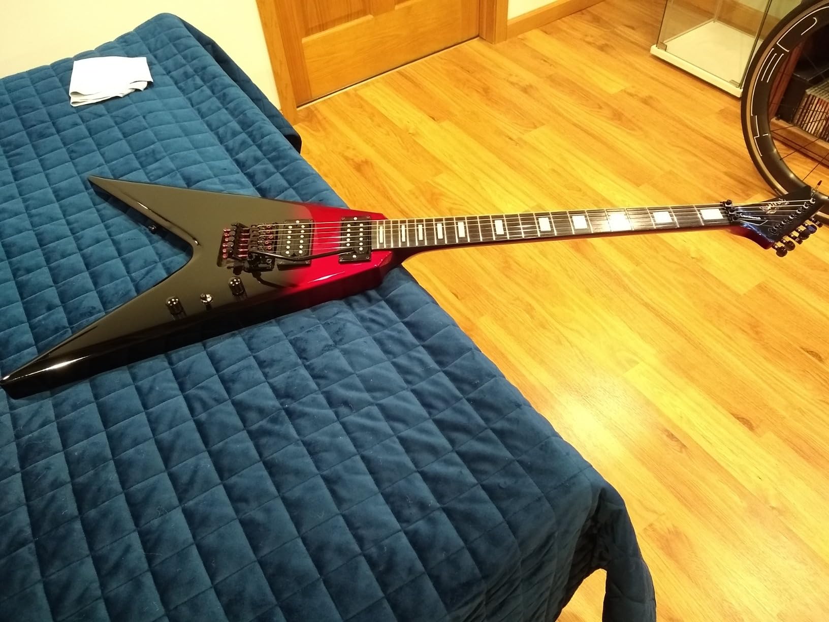 WestCreek CERBERUS Solid Body Electric Guitar | V Heavy Metal Guitar, Right Handed, Rounded End Frets, Bone Nut, Rosewood Fretboard, Mahogany Body (Black) customer photo 2