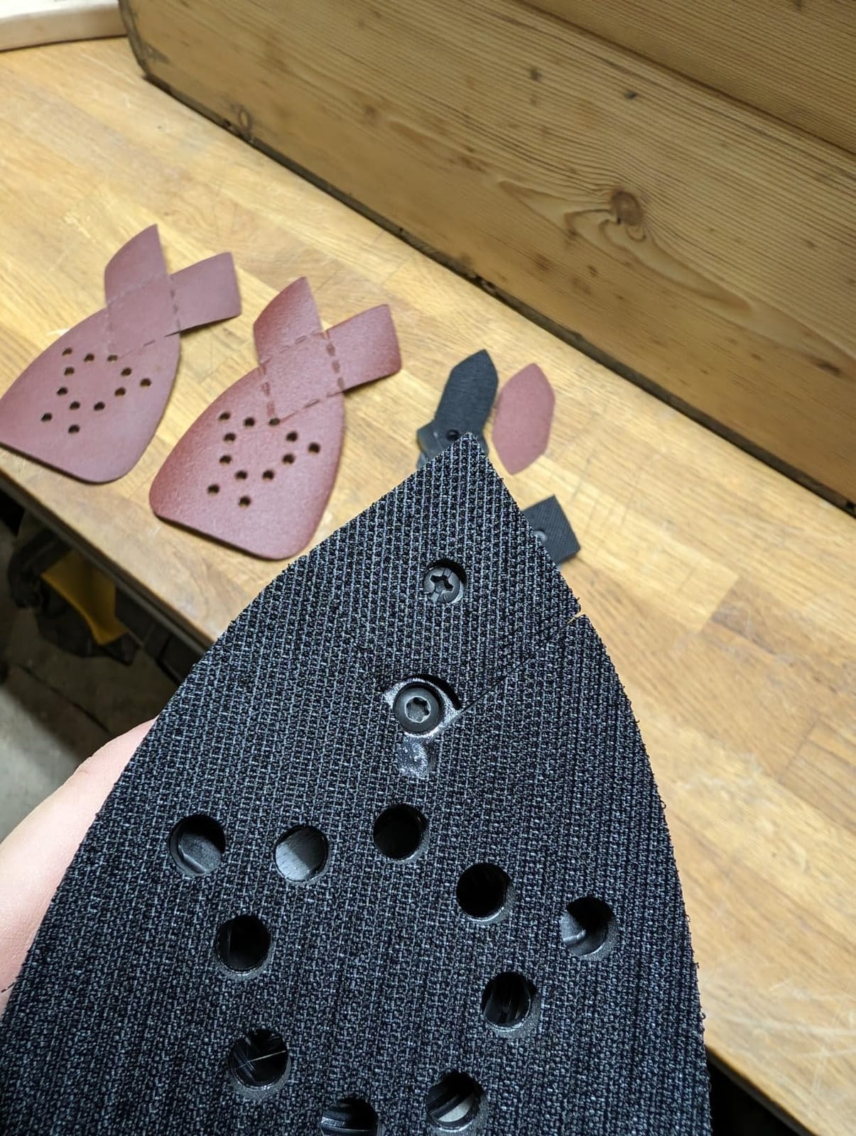 CRAFTSMAN Detail Sander, Corded Mouse Sander for Woodworking, Includes 2 Attachments, Sandpaper Sheets and Dust Bag (CMEW210) customer photo 1