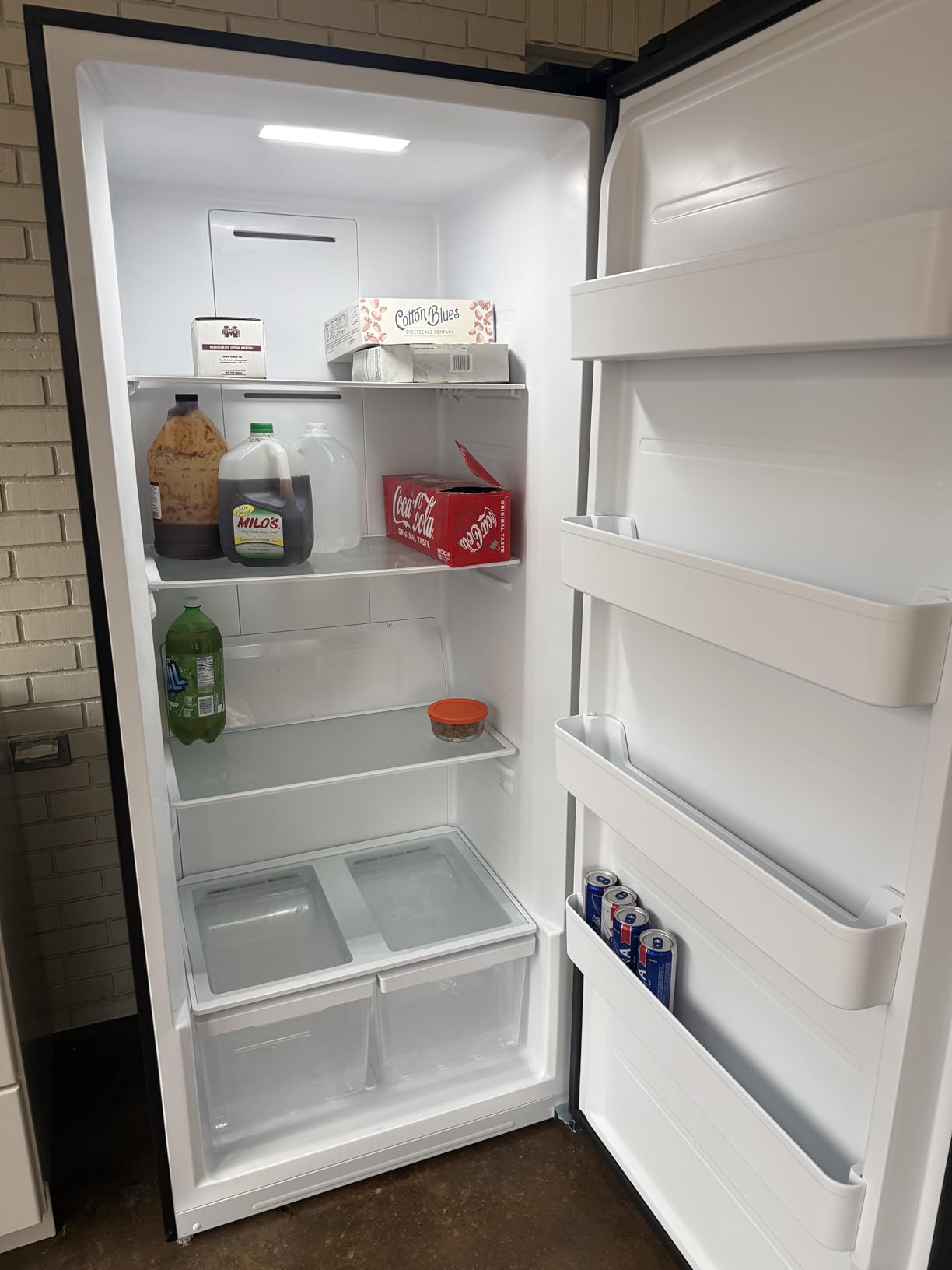KoolMore 21 cu. ft. Upright Convertible Freezer/Refrigerator, 2-in-1 Appliance, Great Storage for Fresh or Frozen Food and Drinks, Clear Shelves and Drawers [Silver] (KM-RUF-21S) customer photo 2