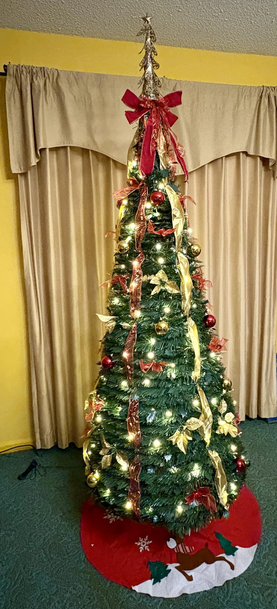 Pre-lit Christmas Tree - 6.5 Ft Fully Decorated Pull Up Christmas Tree with Remote, 200 LED Lights, Ornaments, Red&Gold Ribbon, Bows, Easy Assemble Collapsible Xmas Trees Holiday Party Decor customer photo 2