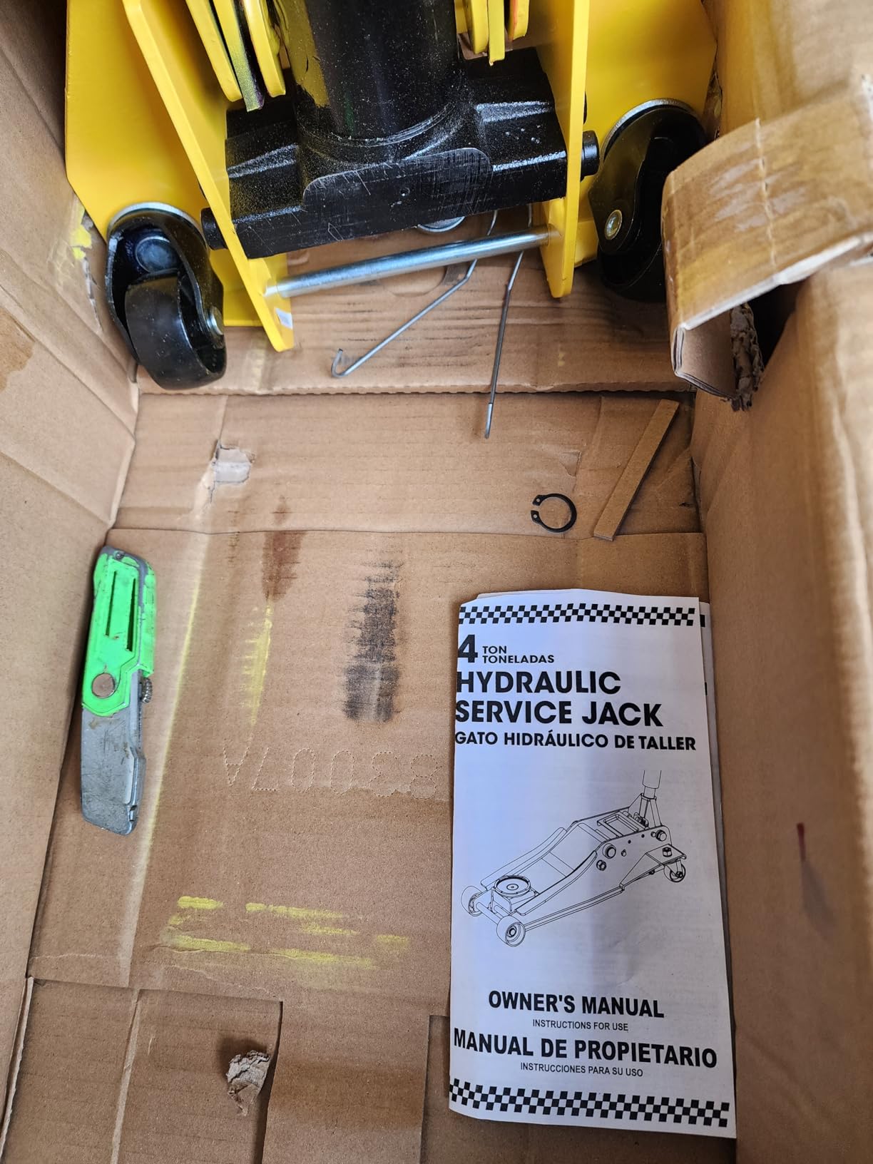 YELLOW JACKET Low Profile Floor Jack with Dual Pumps Quickly Lift Hydraulic Car Jack with Pad, 4 Ton (8,800 lb) Capacity customer photo 1