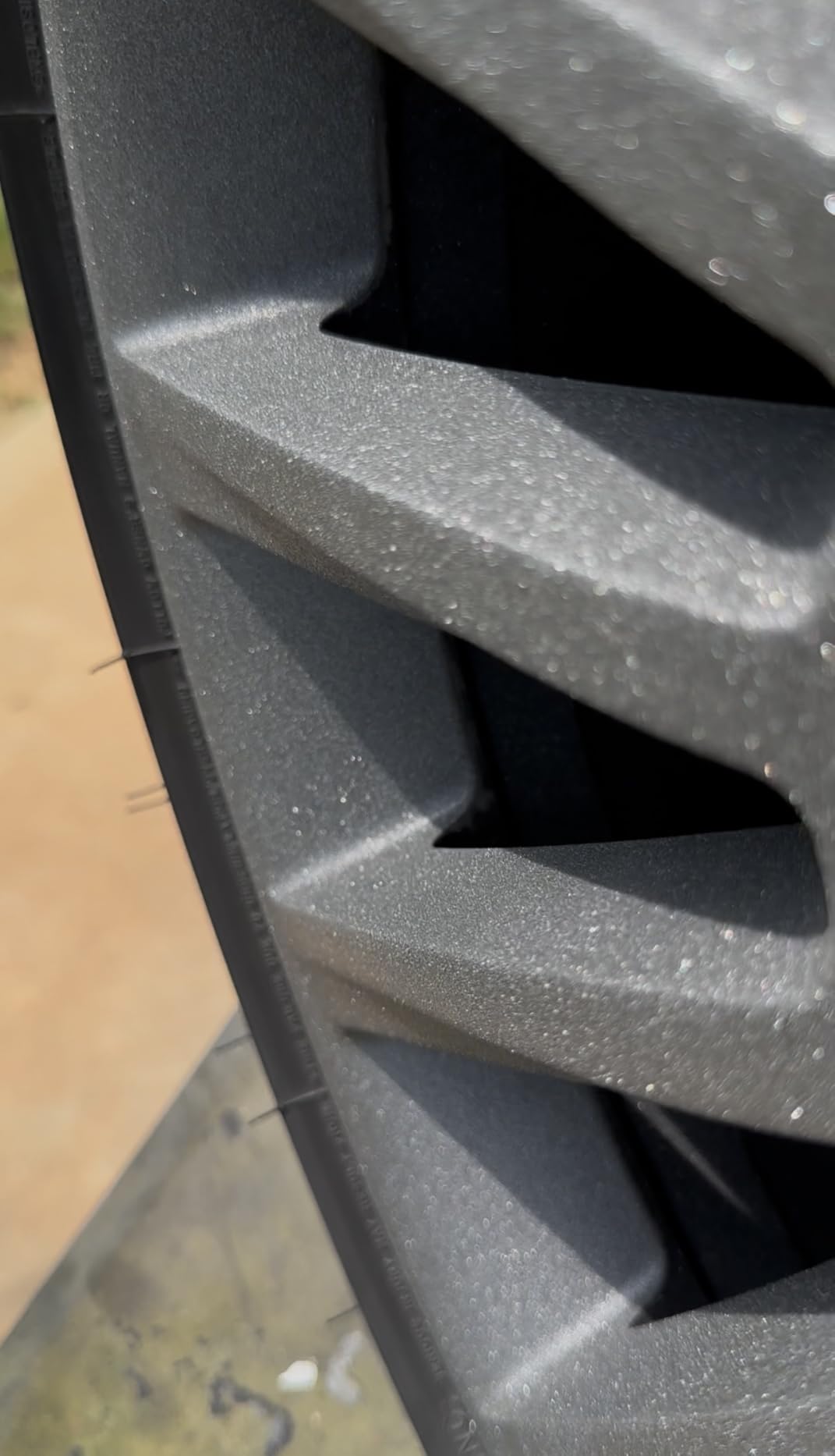 Rust-Oleum High Performance Wheel Spray Paint, Gloss Black | Resists Brake Dust | Durable Wheel Finish | Weather Resistant | Any-Angle Spray | Automotive Grade customer photo 1
