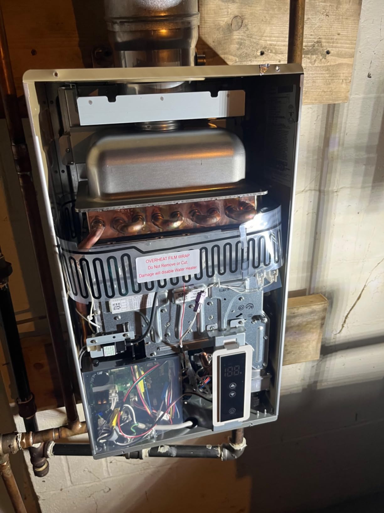 Rheem RTG Series 9.5 GPM Natural Gas Tankless Water Heater Indoor | 199,900 BTUs High Efficiency On Demand, Continuous Hot Water | Non-Condensing customer photo 1