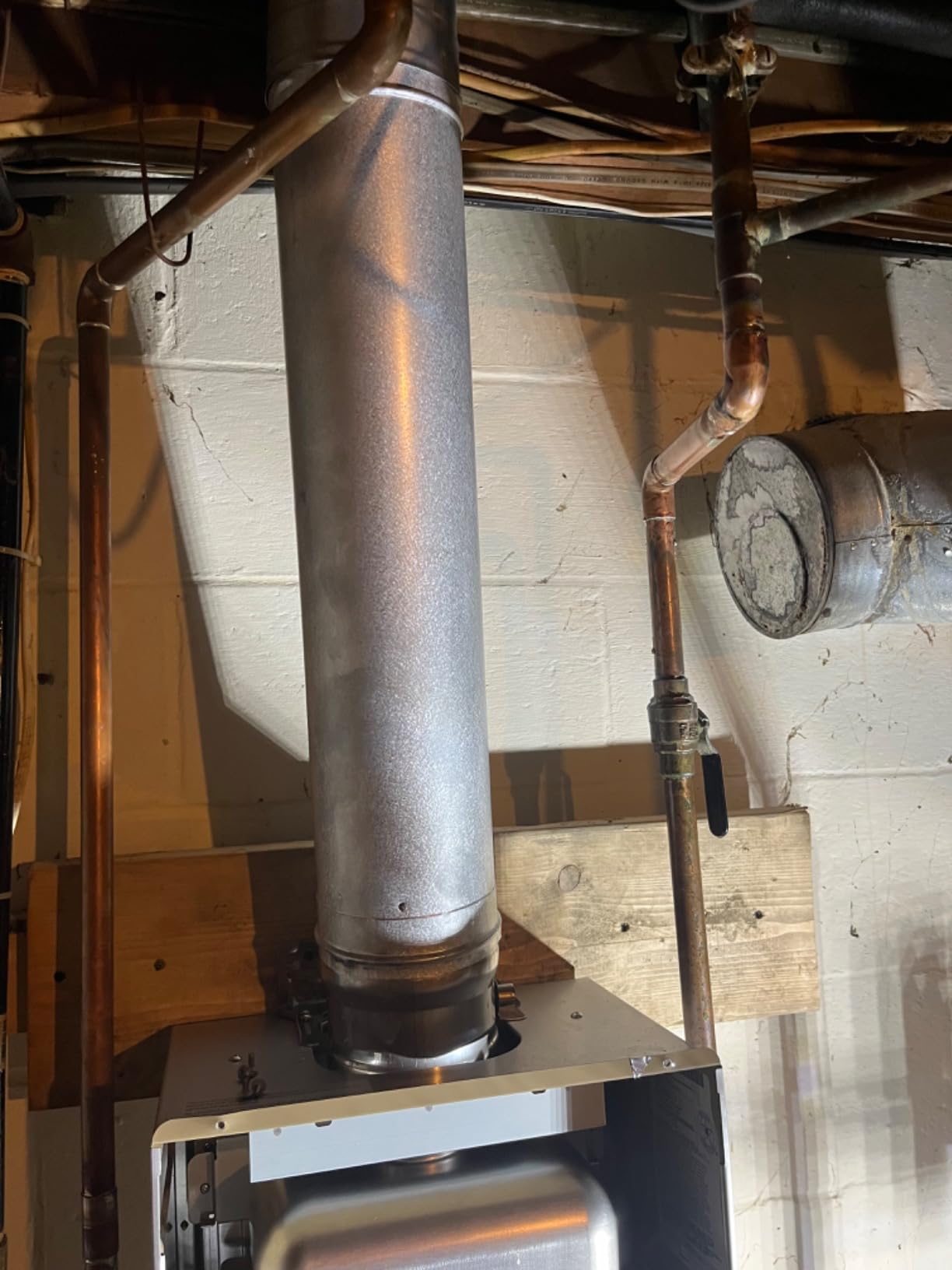Rheem RTG Series 9.5 GPM Natural Gas Tankless Water Heater Indoor | 199,900 BTUs High Efficiency On Demand, Continuous Hot Water | Non-Condensing customer photo 2