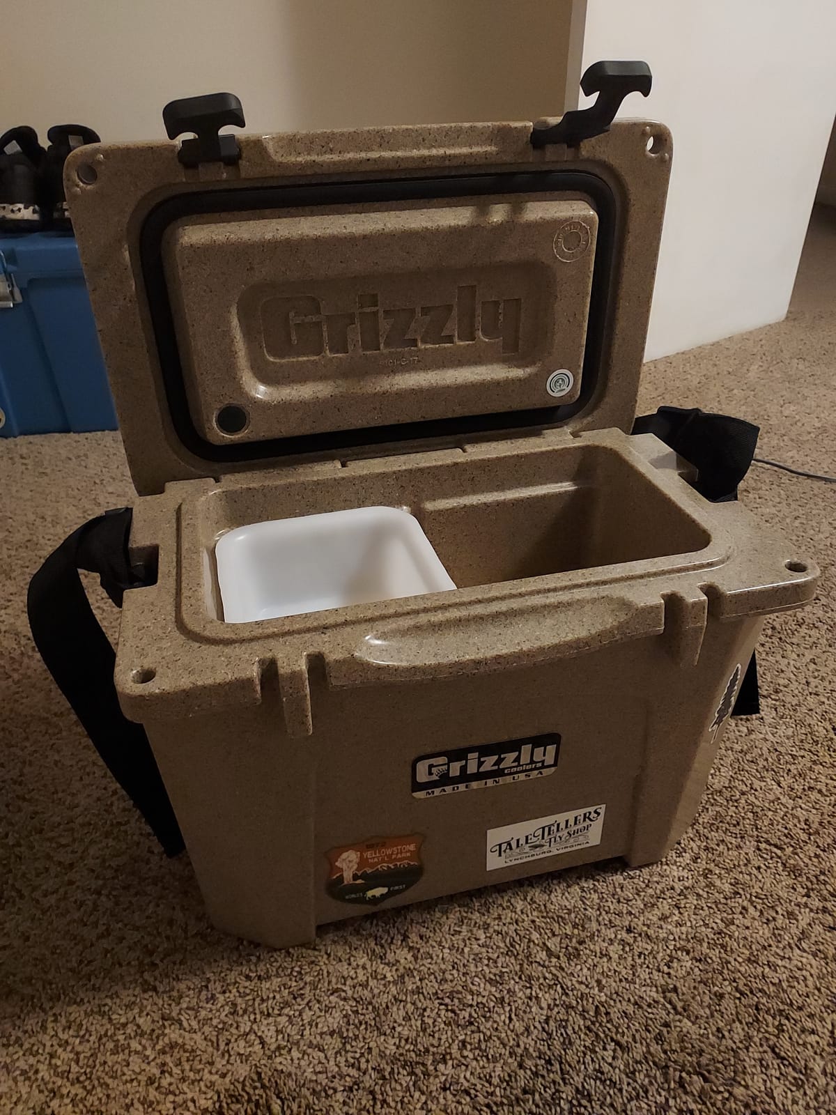 Grizzly 15 Cooler - 15qt Rotomolded Ice Chest, Made in USA, BearClaw Latches customer photo 1