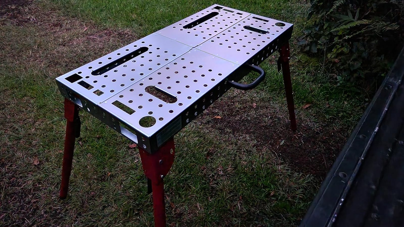 Lincoln K5334-1 Portable Welding Table Folding Workbench 21