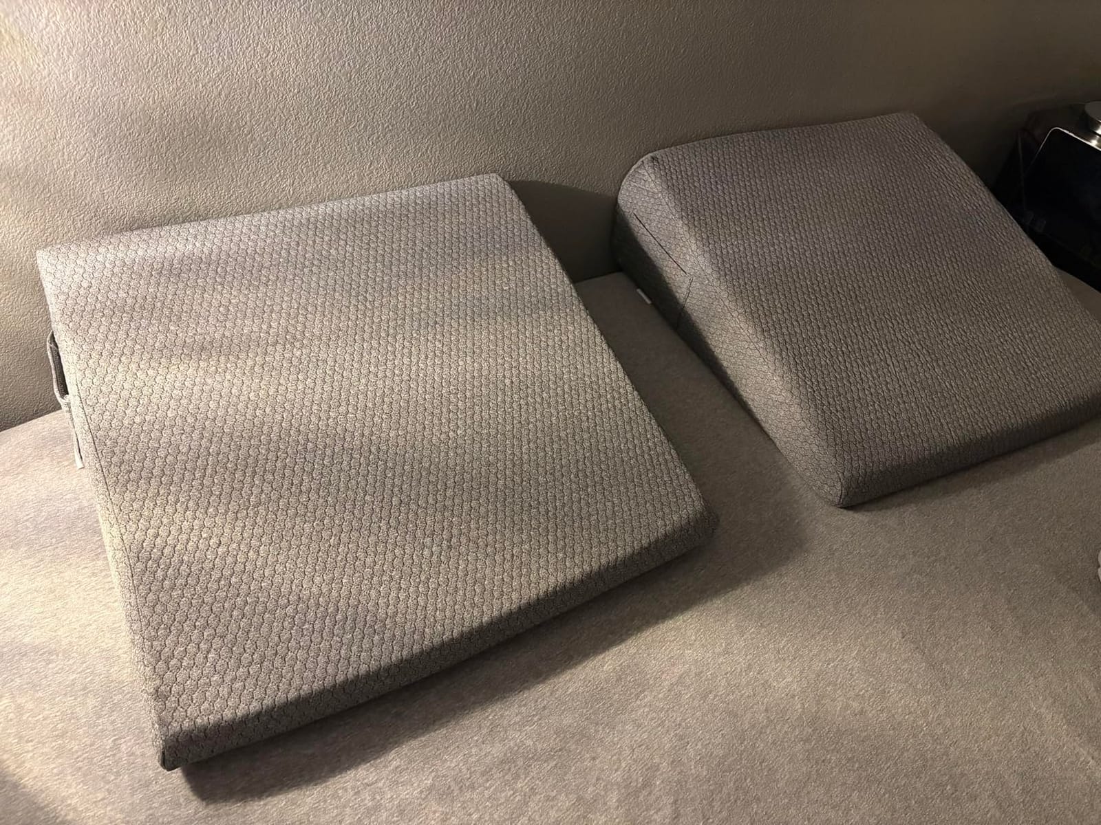 Bedluxe Wedge Pillow, 8 inch Bed Wedge Pillow for Headboard, Pillow Wedge for Acid Reflux Relief, Sleeping, After Surgery, Snoring, Gerd, Triangle Pillow Wedge - Cooling Memory Foam Top, Grey customer photo 2