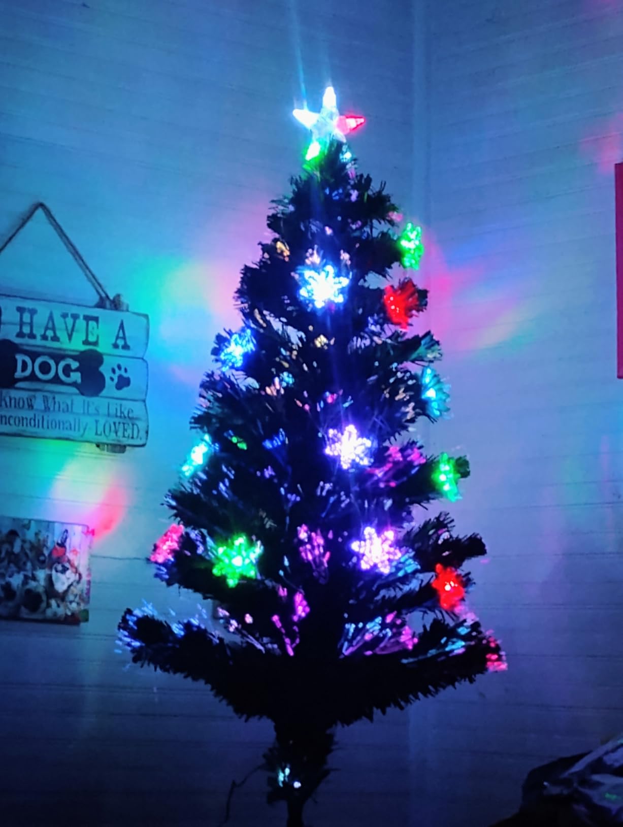 VINGLI 6ft Pre-lit Fiber Optic Artificial Christmas Tree w/Multicolor LED Lights, Snowflakes & Top Star, Lighted Xmas Tree for Indoor Holiday Home Decoration customer photo 2