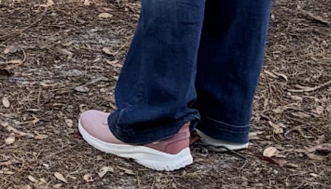 Skechers Women's Squad Chaos In Color Sneaker | Casual sneaker, Slip-ins, Memory Foam footbed, Heel Pillow, Flexible outsole, stretch laces - no tie fit, Machine Washable customer photo 1
