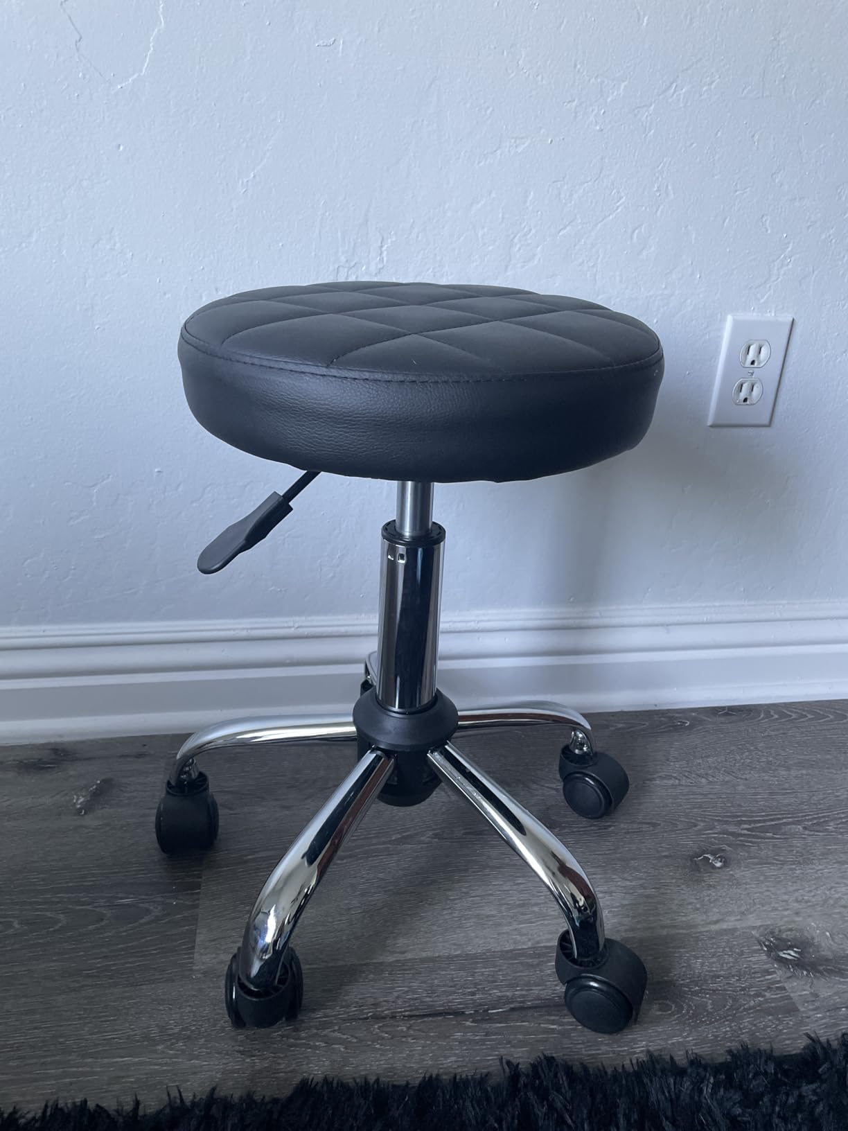 BFTOU Black Classic Swivel Stool with Wheel for Salon Work Home SPA Shop Height-Adjustable Rolling Stool Chair Small customer photo 2