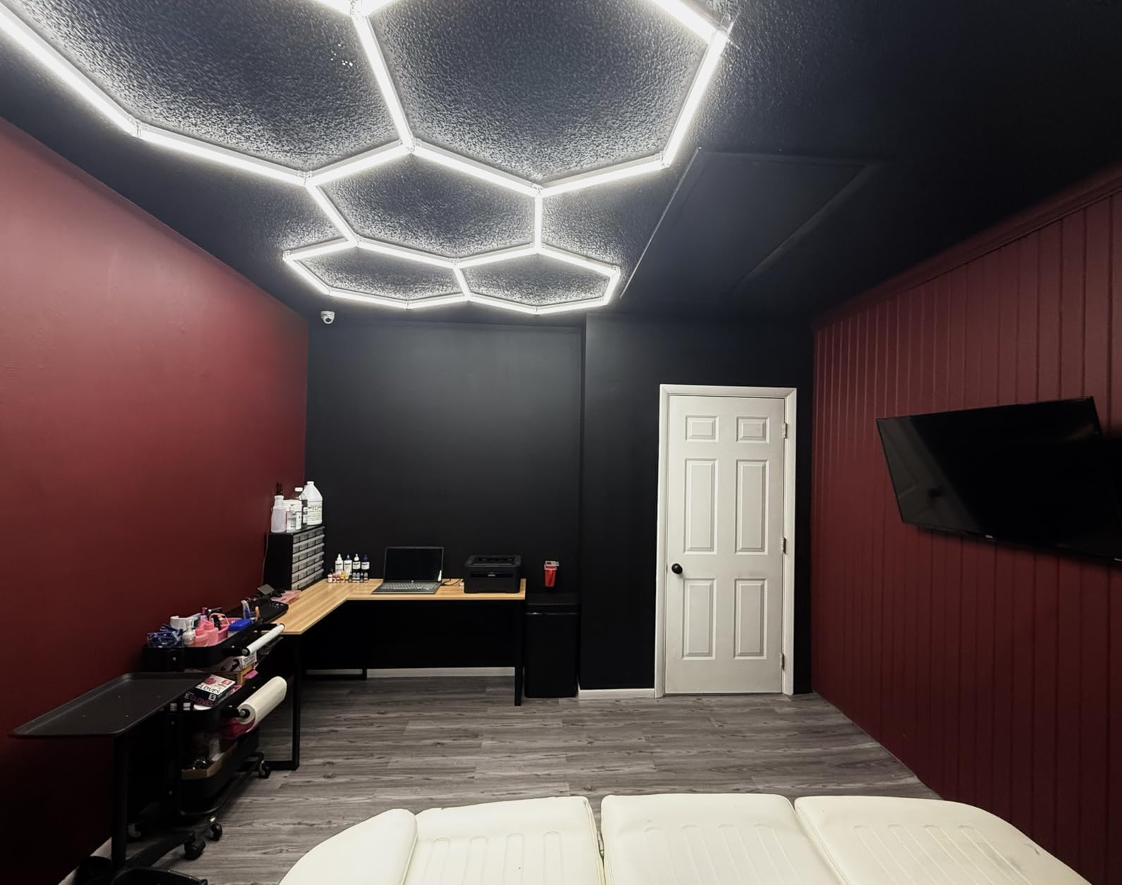 FERUERW Hexagon Garage Lights 14 Hex with Rectangle Frame | High Brightness 672W 86400LM 6500K, Grid for Garage, Shop, Basement, Car Detailing Shop etc. with Mounting Clip customer photo 2