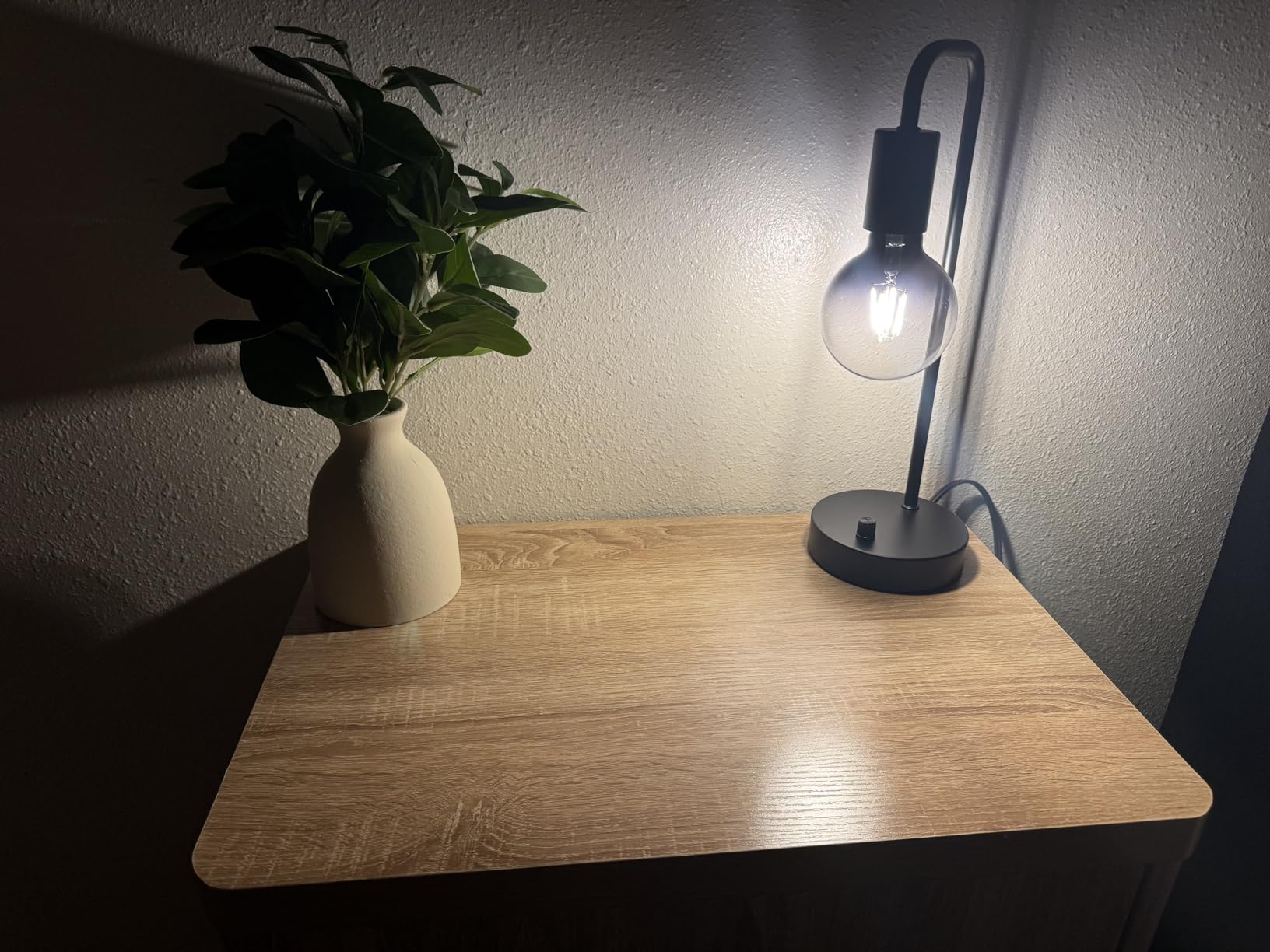 ONEWISH Industrial Table Lamp for Bedroom, Fully Dimmable Modern Bedside Lamps with 2700K Warm Light Bulb for Kids Reading, Minimalist Nightstand Lamps for Living Room, Office (Bulb Included) customer photo 2