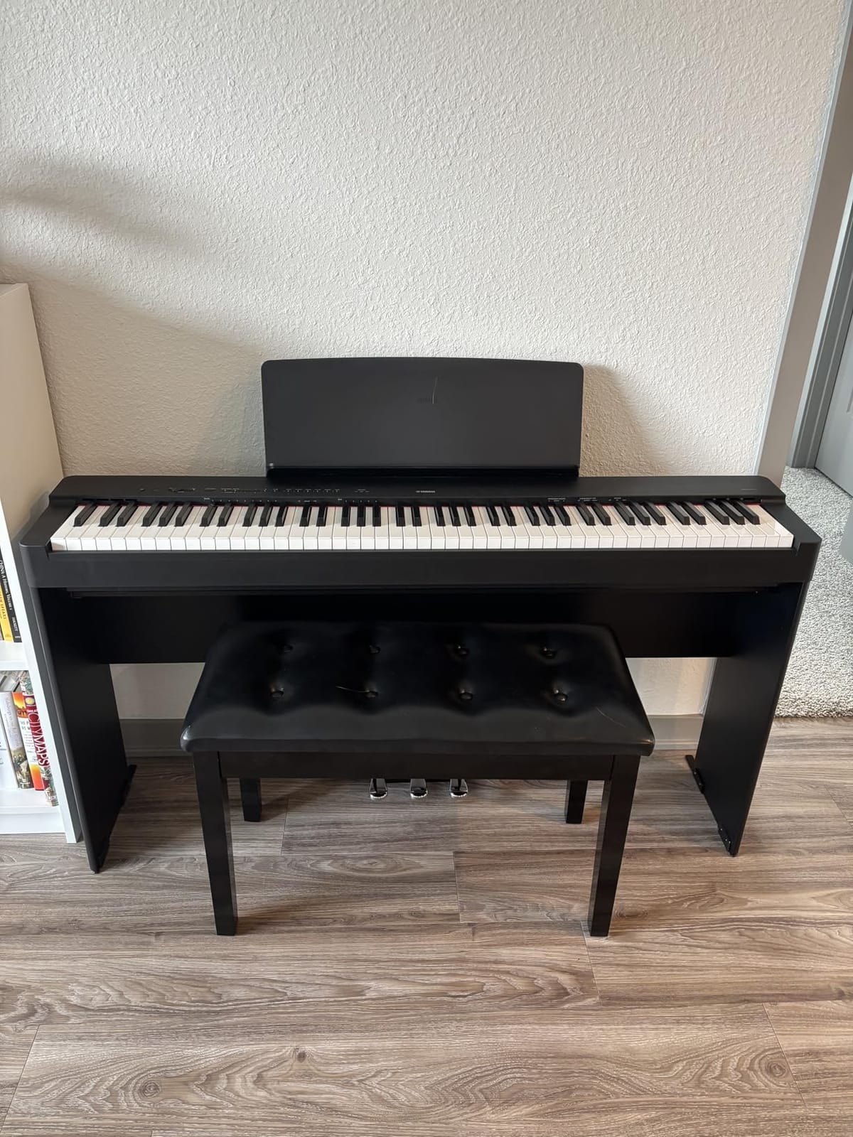 Yamaha P225 88-Key Digital Piano with Weighted Keys, Portable Design, Keyboard, Music Rest, Sustain Foot Switch, and Built-In Speakers, Black customer photo 1