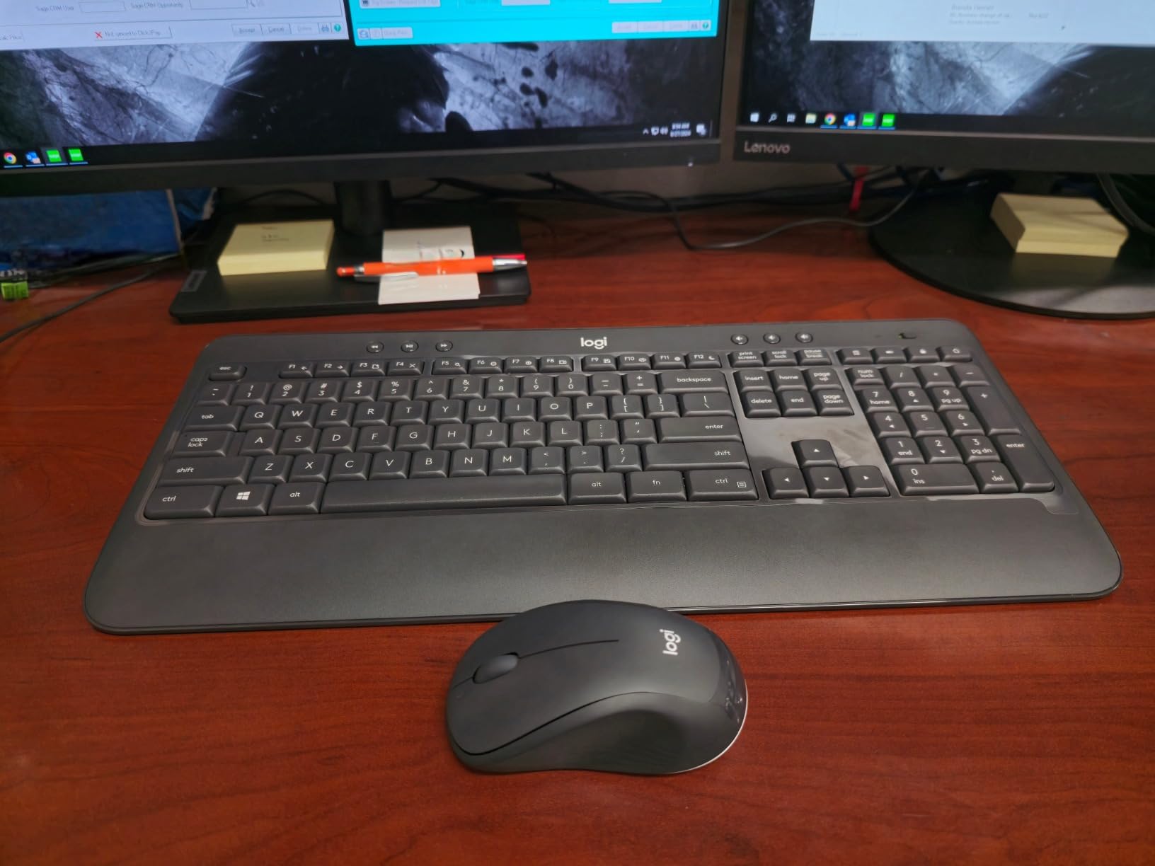 Logitech MK540 Full Size Advanced Wireless Keyboard and Mouse Combo customer photo 2