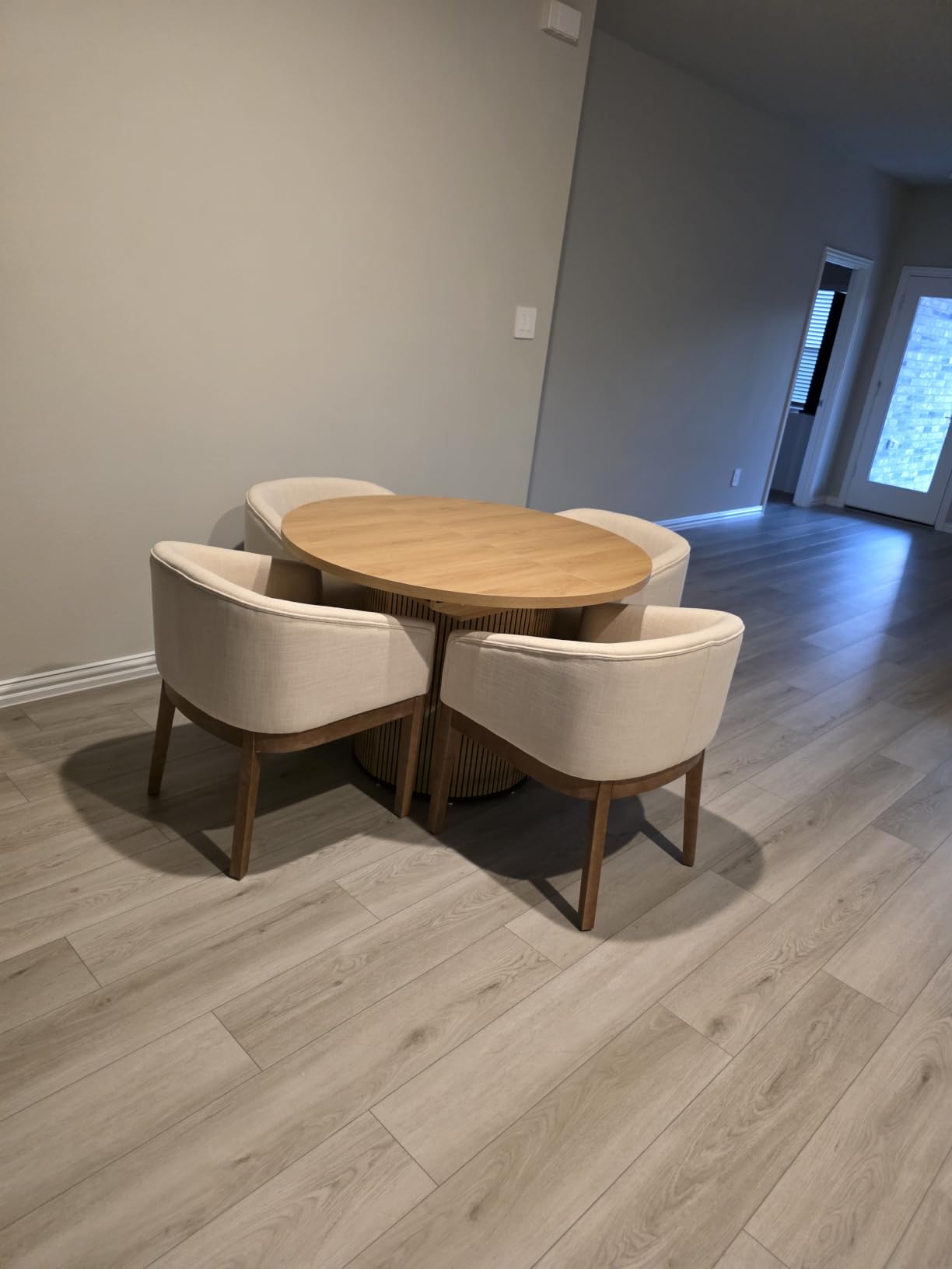 RIVOVA Upholstered Dining Chairs Set of 4 Modern Linen Dining Room Chairs Curved Back Kitchen Chairs with Black Wood Legs Barrel Accent Arm Chairs Mid-Century Farmhouse Side Chairs, Beige customer photo 1