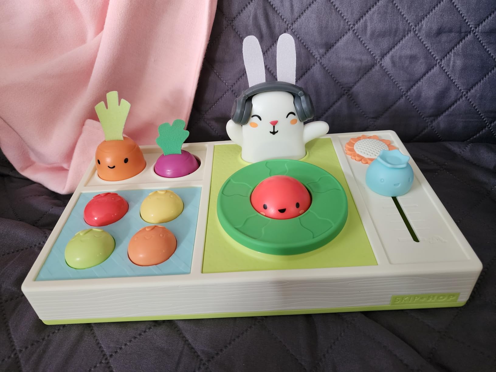 Skip Hop Baby Musical DJ Set Toy with Lights, Songs, Sound Effects, and Soft Textures, Farmstand Let The Beet Drop DJ Set customer photo 2