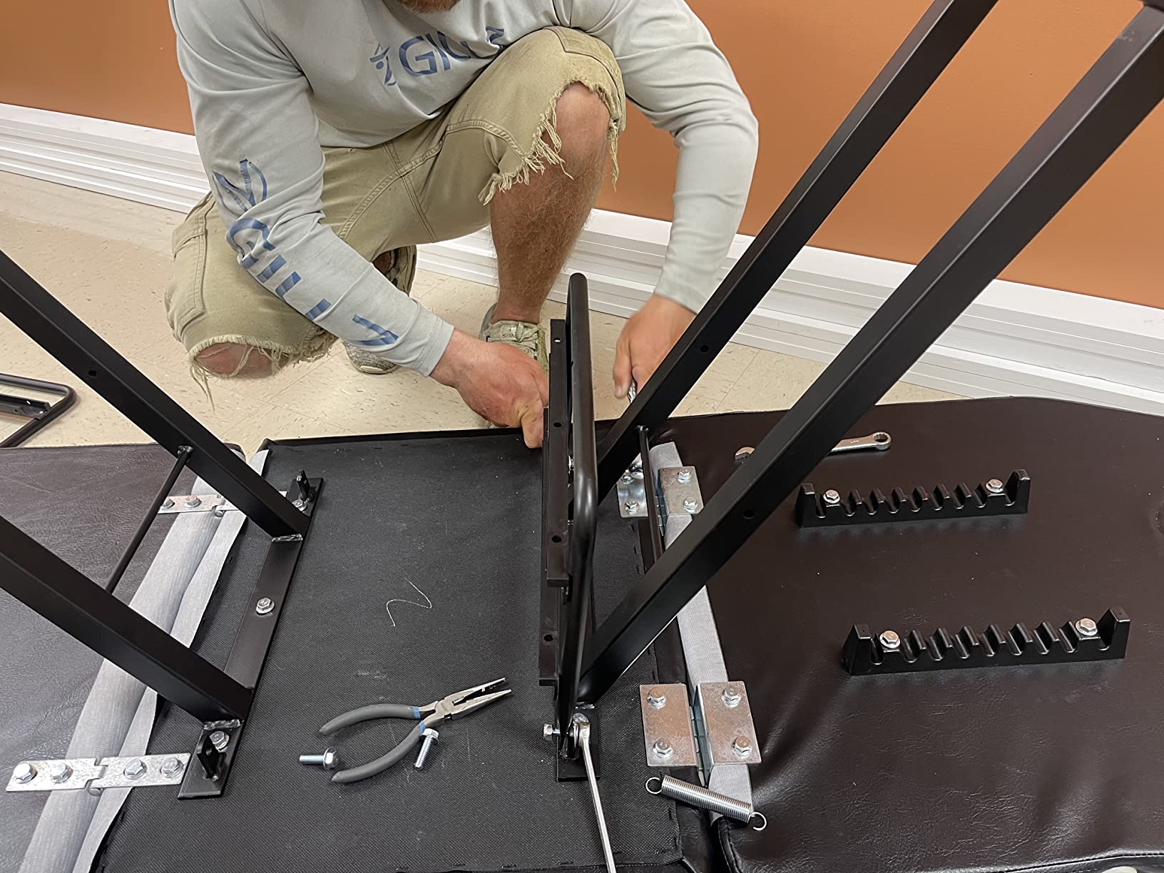Hydraulic Facial Massage Table For Lash, Tattoo, Spa & Beauty Salon | Hydraulic Height Adjustment Provides Stable Support For Lash Extensions, Facial Treatments, Tattooing, Massage & Spa Services customer photo 1