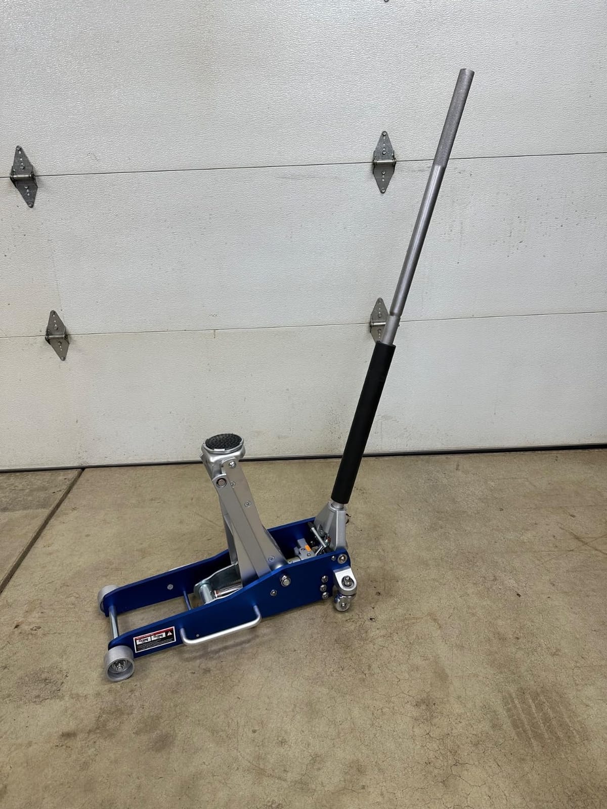 YELLOW JACKET 3 Ton Floor Jack Full Aluminum Ultra Lightweight Quick Rise Racing Floor Car Jack with Dual Pump Fast Lifting Low Profile Jack for Vehicle,6600 lbs Capacity customer photo 2