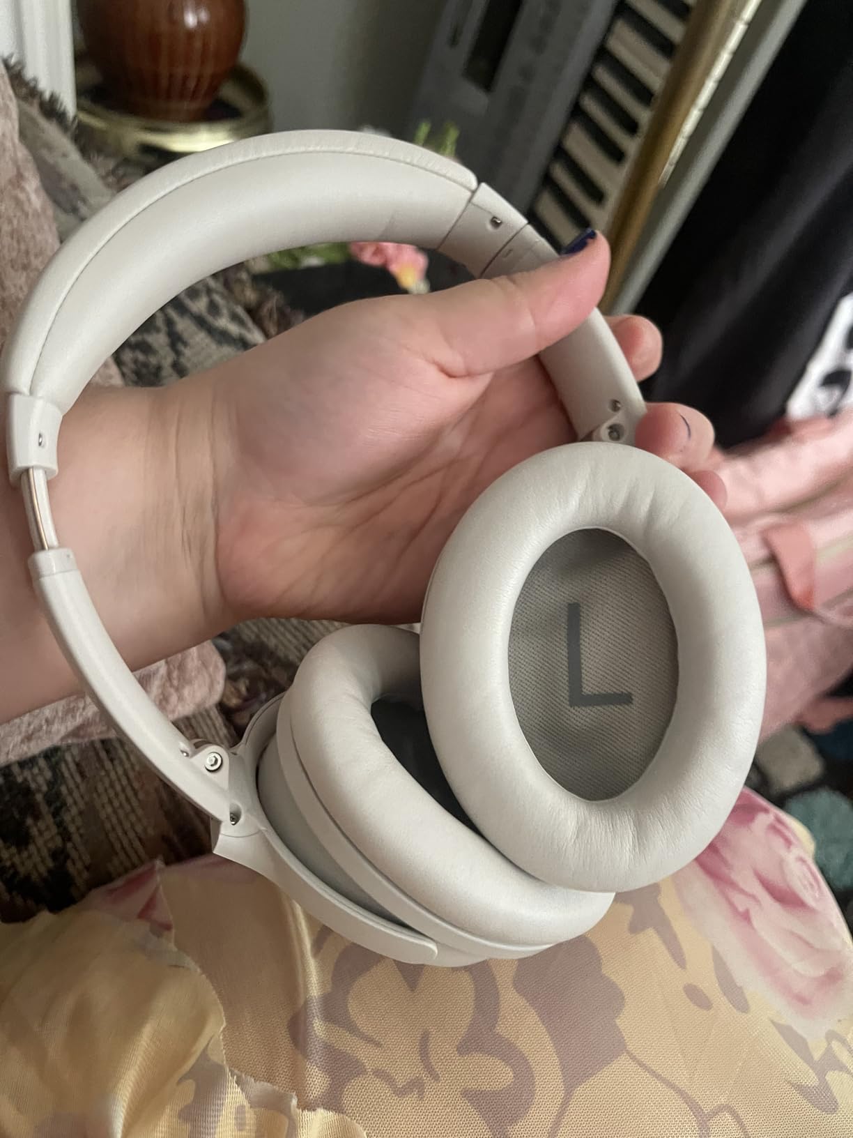 Bose QuietComfort Bluetooth Headphones, Wireless Headphones with Active Over Ear Noise Cancelling and Mic, Deep Bass, Up to 24 Hours of Playtime, Cypress Green - Limited Edition customer photo 1