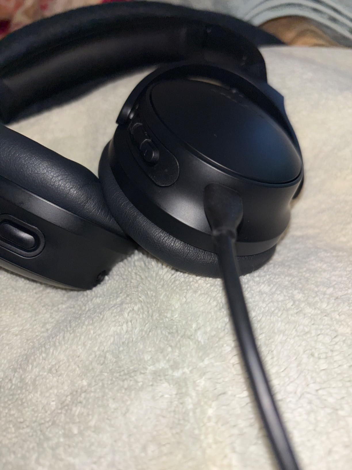 Bose QuietComfort Bluetooth Headphones, Wireless Headphones with Active Over Ear Noise Cancelling and Mic, Deep Bass, Up to 24 Hours of Playtime, Cypress Green - Limited Edition customer photo 2