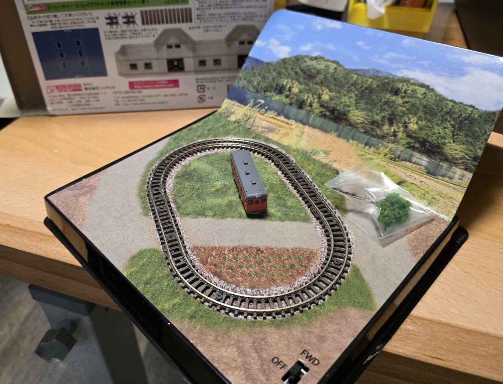 Rokuhan SS001-3 Z Gauge Z Shorty Mini Layout Set 2 Model Railway Supplies customer photo 1