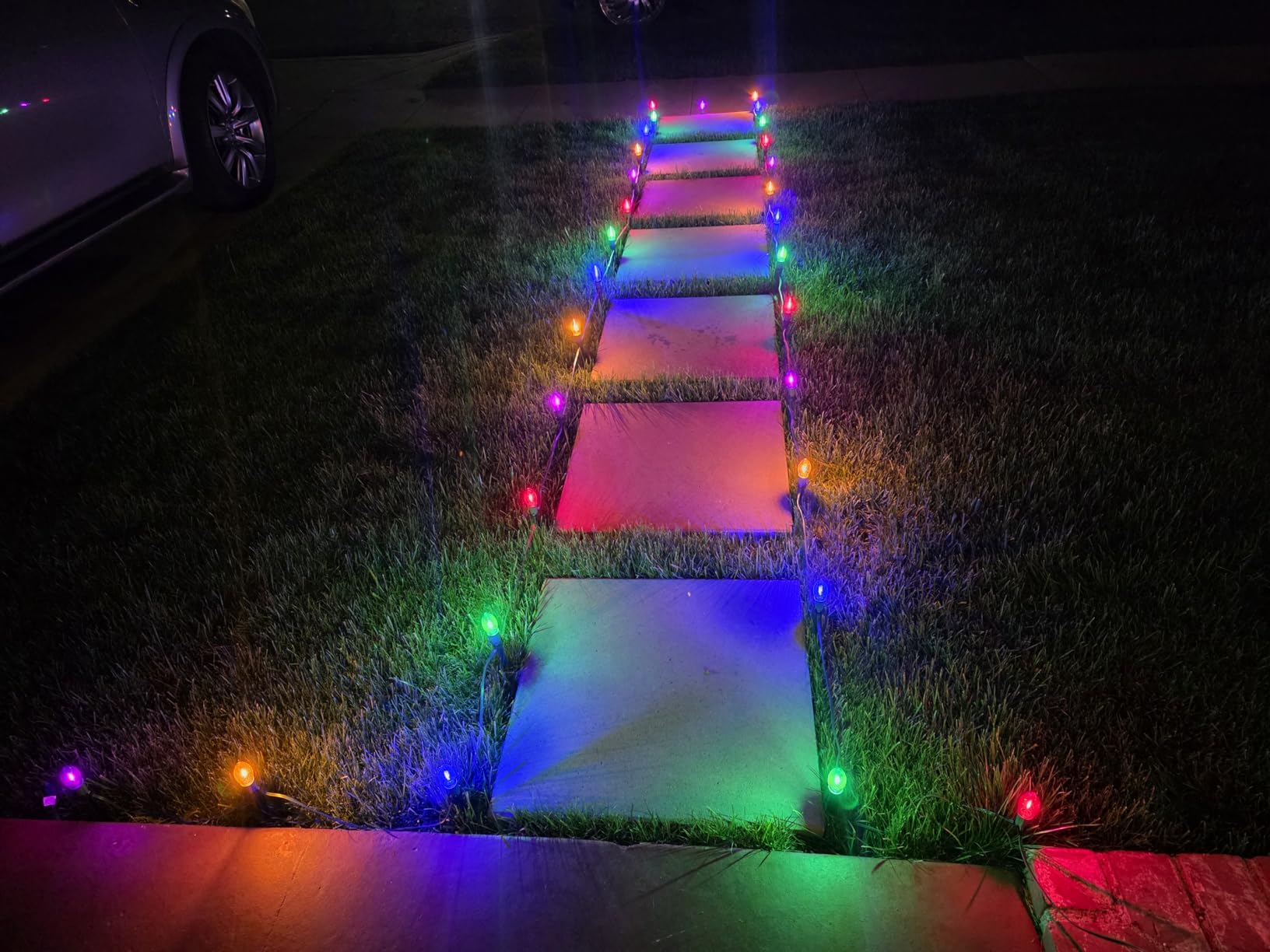 USOKYO 30Ft C9 Led Christmas Pathway Lights Outdoor, 20 Warm White Bulbs Waterproof Connectable Christmas Walkway Lights with Stakes for Yard Lawn Sidewalk Driveway Christmas Decorations customer photo 1