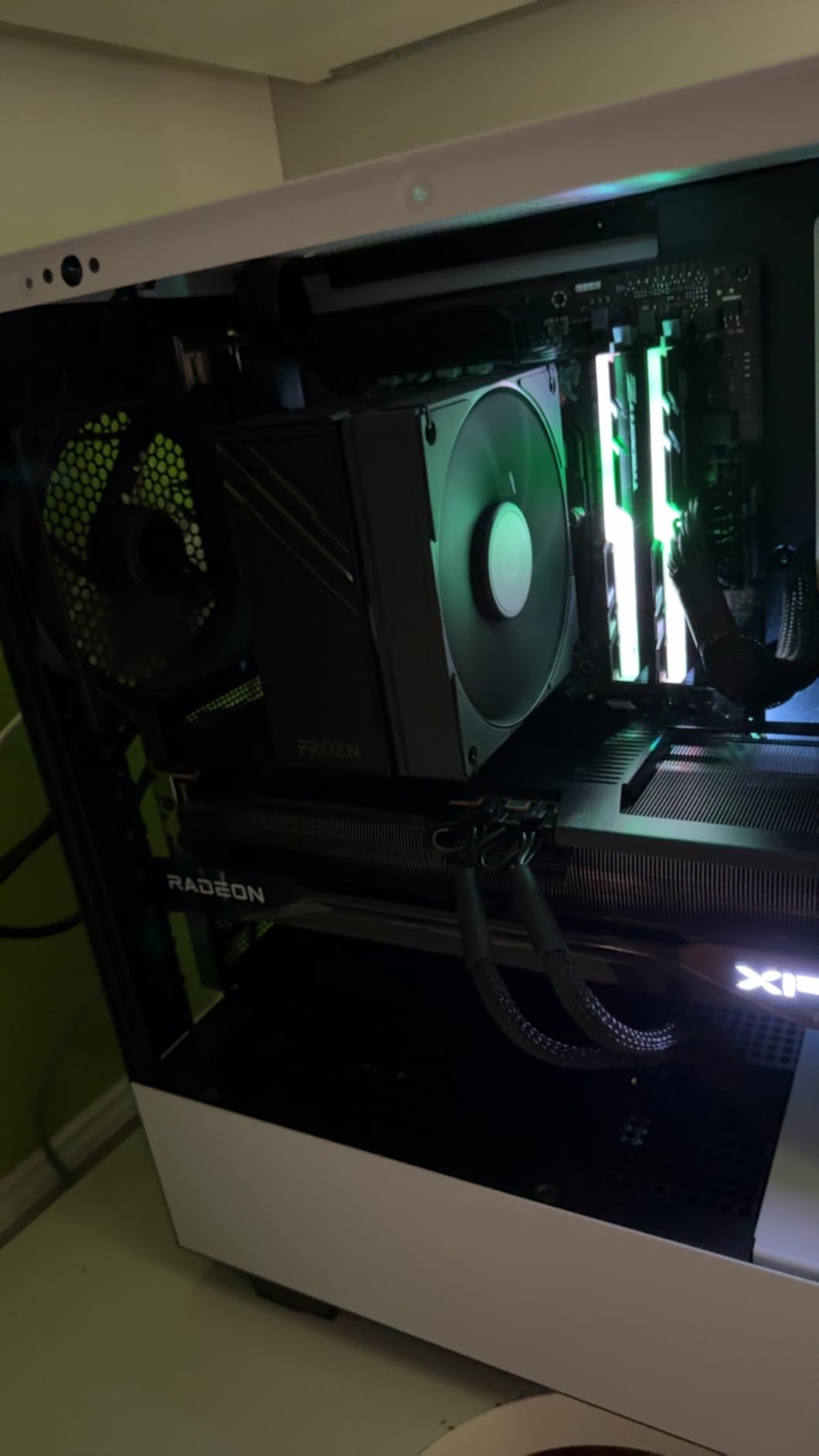 ID-COOLING FROZN A410 Black CPU Cooler, 220W TDP, 152mm Height, 4x6mm heat pipes, 120mm FDB fan, supports Intel LGA1851/1700/1200/115X and AMD AM5/AM4 customer photo 2
