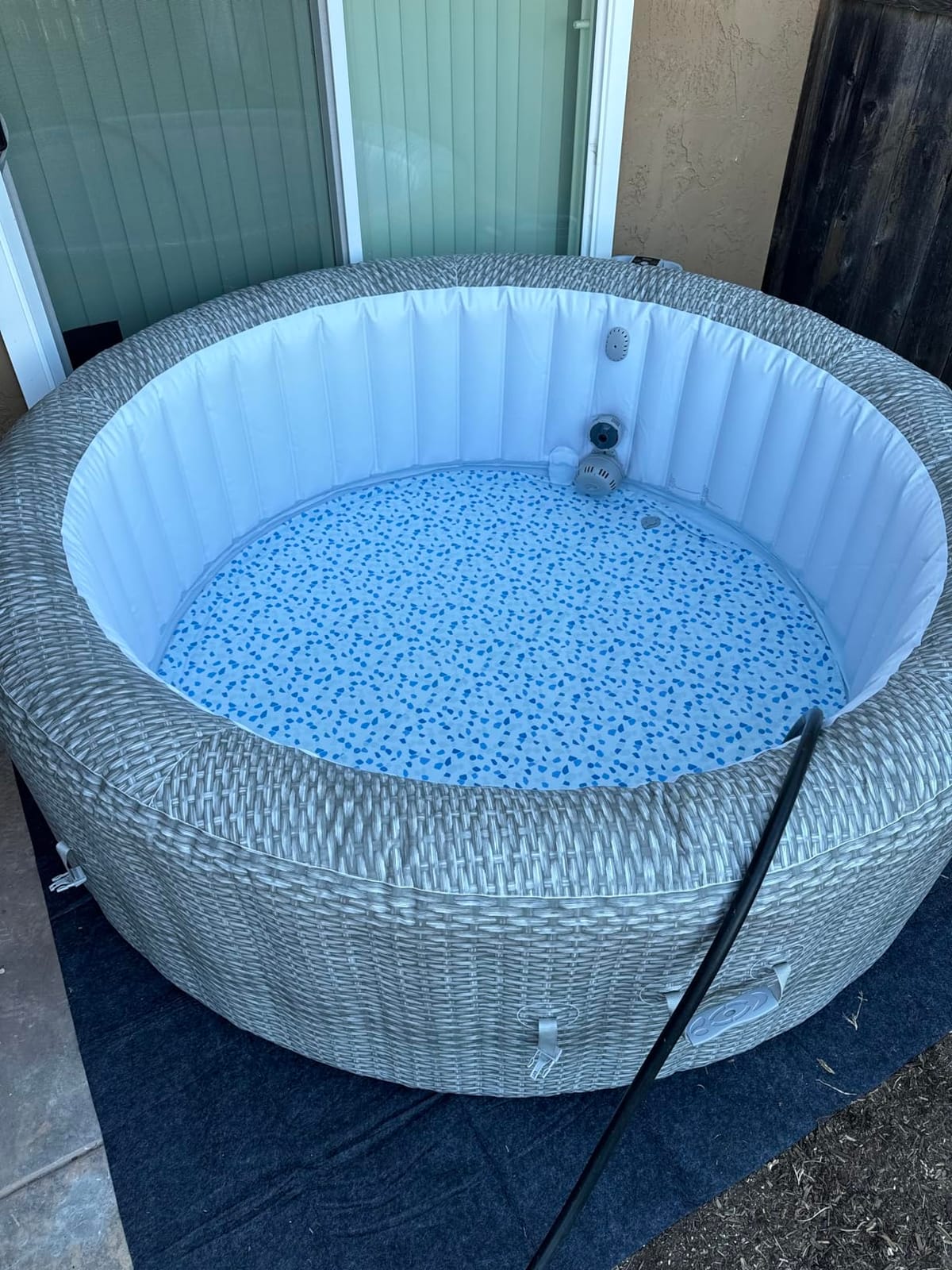 Coleman SaluSpa Sicily Energy-Efficient 5-7 Person Inflatable Hot Tub | Smart AirJet Portable Outdoor Spa, EnergySense Insulated Cover, Freeze Shield Technology, 180 Soothing Jets, 85