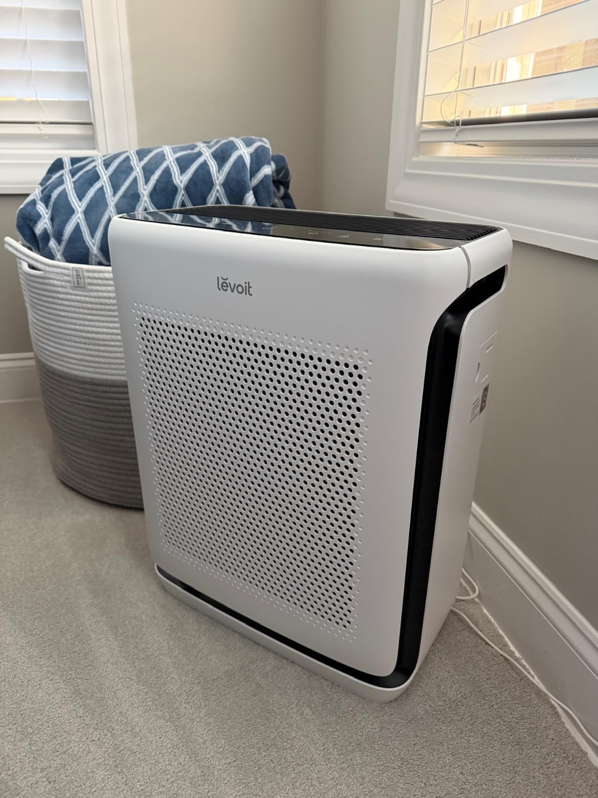 LEVOIT Air Purifiers for Home Large Room Up to 1875 Ft² with Washable Pre-Filter, AHAM VERIFIDE, Air Quality Monitor, HEPA Sleep Mode for Allergies, Pet Hair in Bedroom, Vital 200S-P, Black customer photo 2