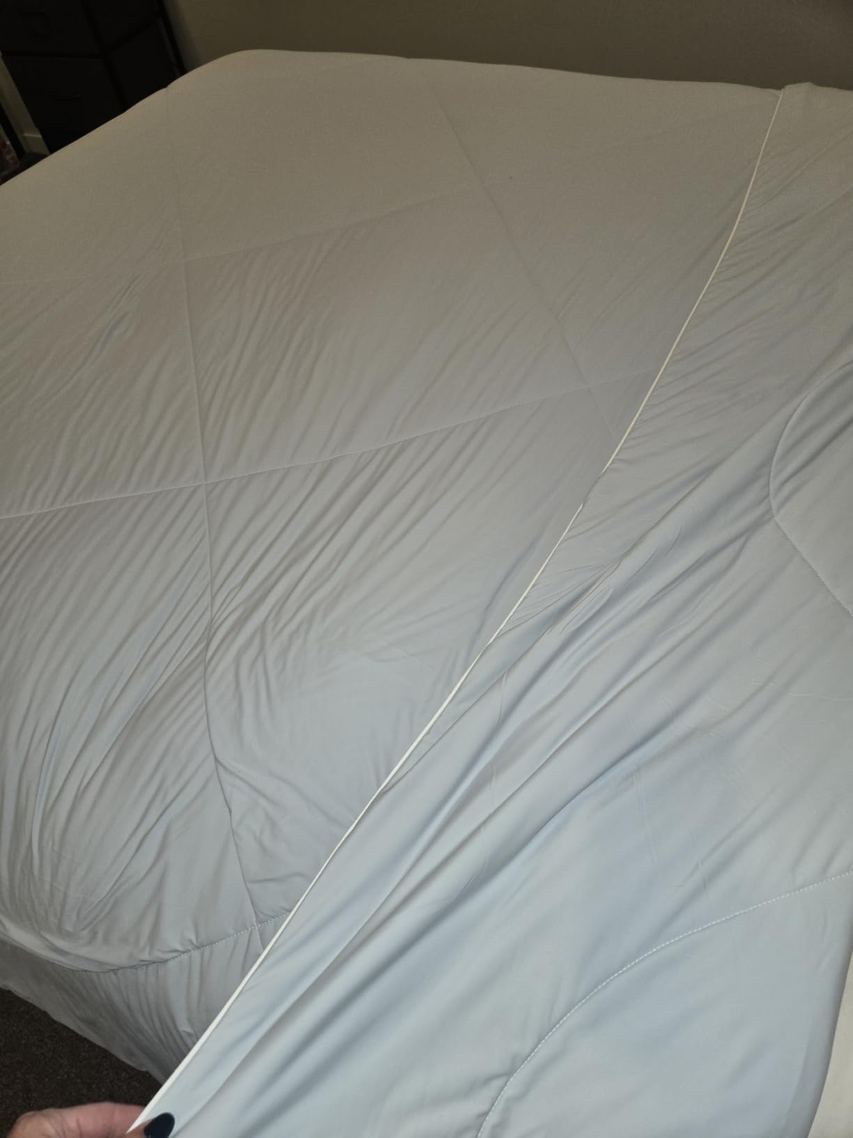 Cozy Bliss Cooling Comforter Queen Size, Cooling Blankets for Hot Sleepers and Night Sweats, Dark Light Gray Summer Comforter for Queen Size Bed, Breathable Soft Lightweight Silk Smooth customer photo 2