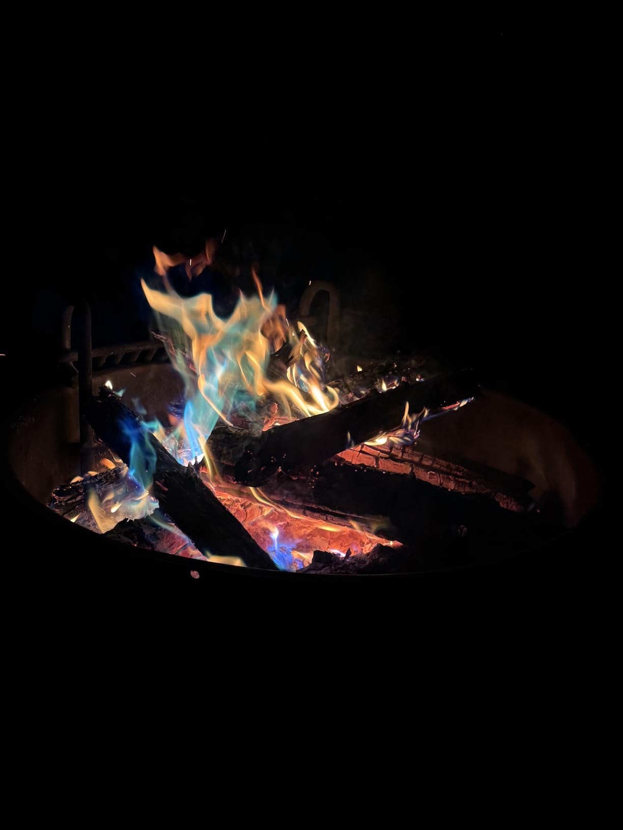 HGD (6 Pack) Magic Campfire Fire Color Changing Packets for Fire Pit, Indoor/Outdoor Fireplace, Bonfire - Rainbow Magical Flame, Camping Accessory, Compatible with Wood customer photo 1