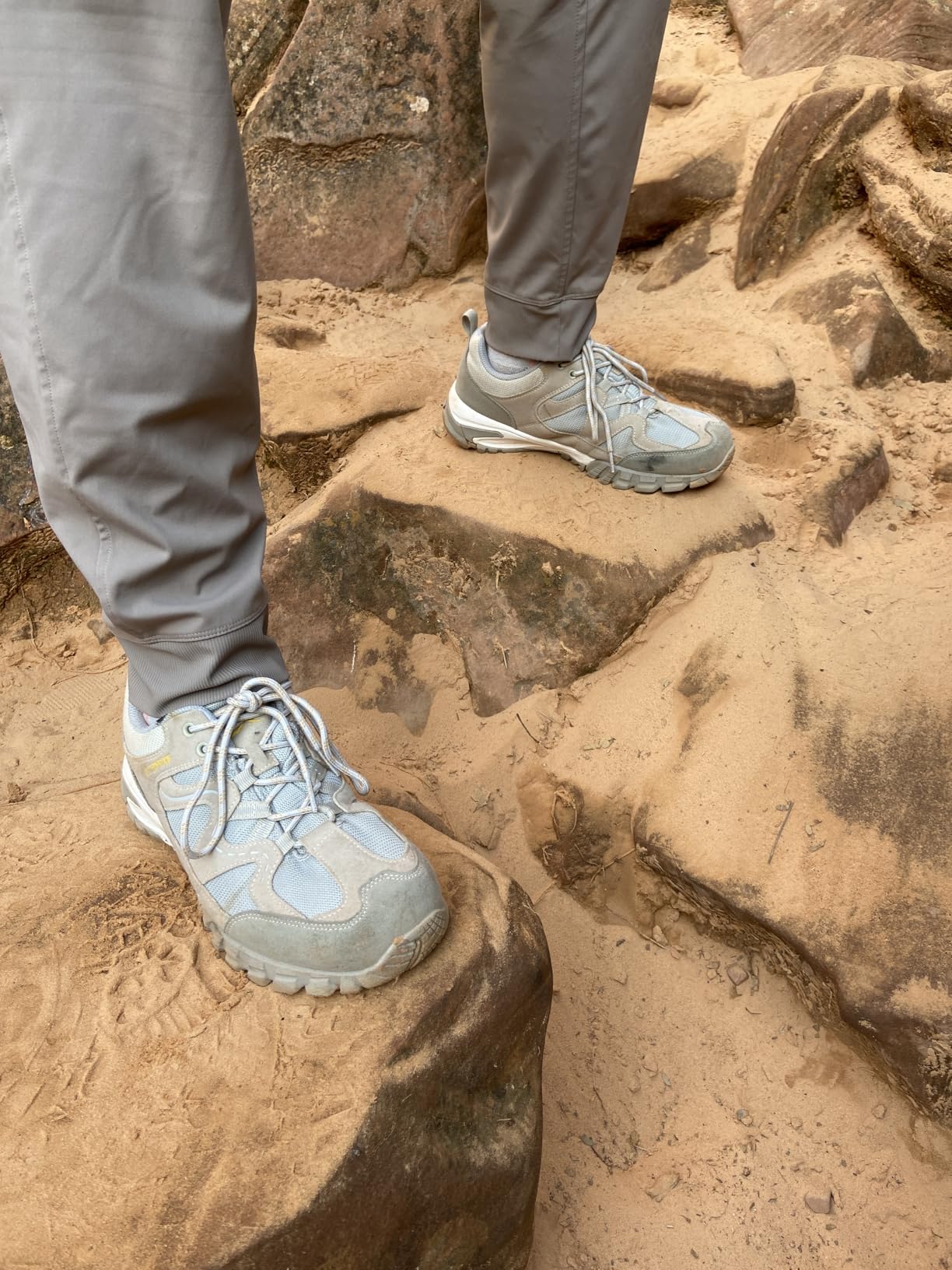 Women's Waterproof Lightweight Hiking Shoes Non-Slip Outdoor Walking customer photo 2