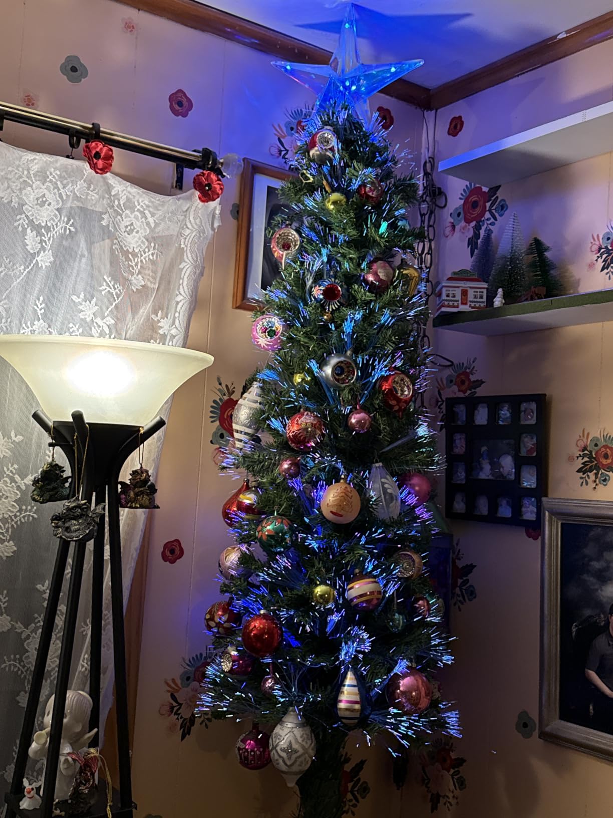 GOFLAME 6FT Pre-Lit Pencil Christmas Tree, Artificial Xmas Tree with Colorful Fiber Optics & 517 PVC Branch Tips, Festival Celebration Tree, Holiday Decoration Tree for Home, Shop & Party, Green customer photo 1