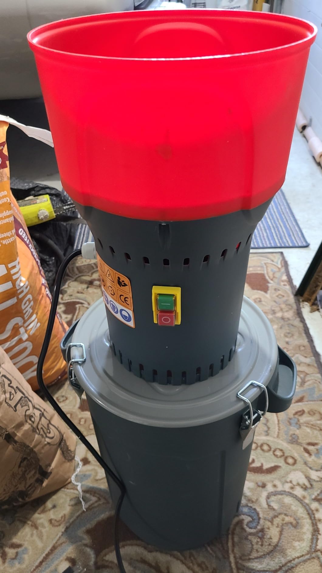 15.8 Gal Electric Corn Grinder Mill for Chicken Feed with 7 Sieves, 1300W Grain Mill Grinder, Heavy Duty Feed Grinder for Dry Corn, Wheat, Rice, Flour, Livestock Feed, Farm & Homestead Use customer photo 1