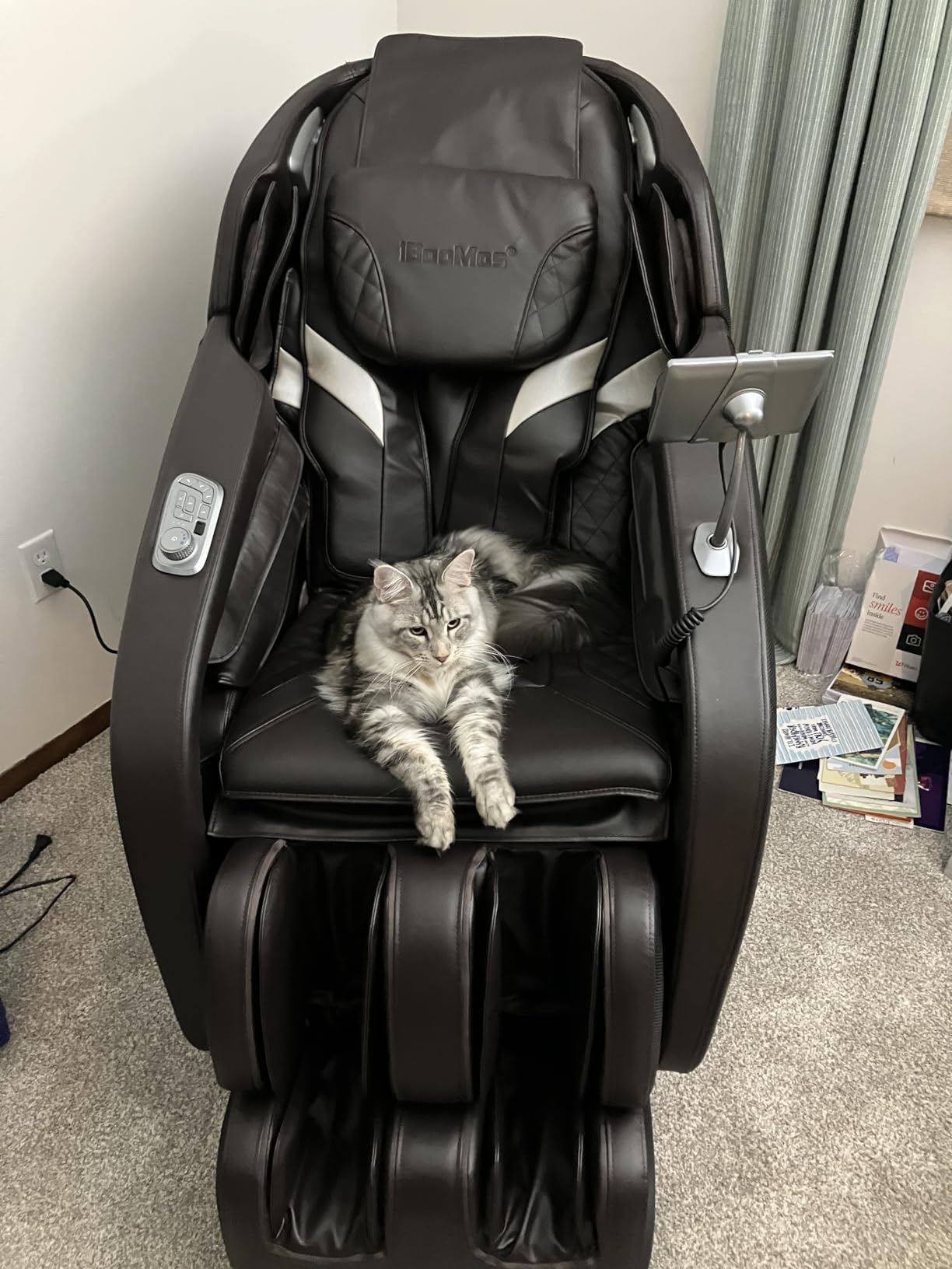 iBooMas Massage Chair Full Body, 6 Massage Intensities Zero Gravity SL-Track Shiatsu Massage Chair with 18 Modes, 42 Airbags, 5 Heating Area, Body Scan, Extendable Footrest, Foot Roller (Brown+Black) customer photo 1