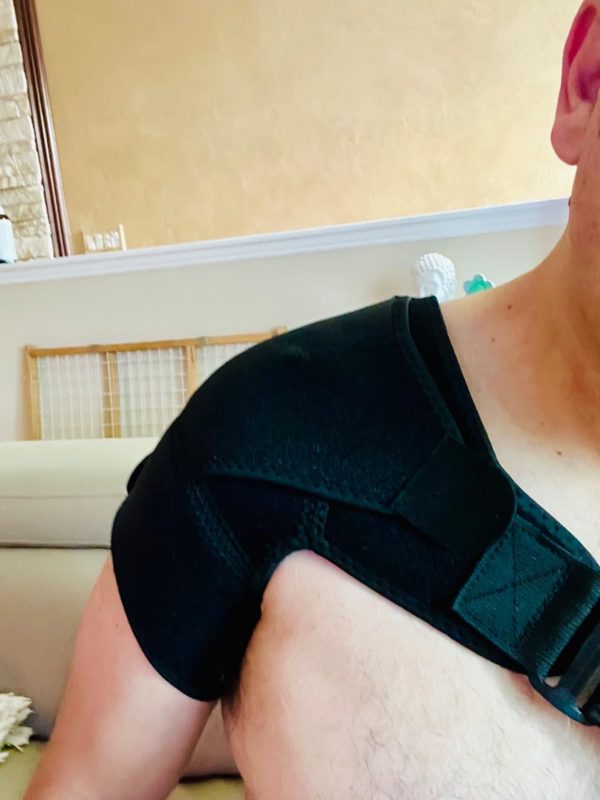 Komoko Shoulder Brace, Rotator Cuff Support Brace and Arm Sling for Pain Relief, Shoulder Compression Sleeve for Preventing Strains and Dislocation, Adjustable Fits Left and Right Arm, Men & Women customer photo 2