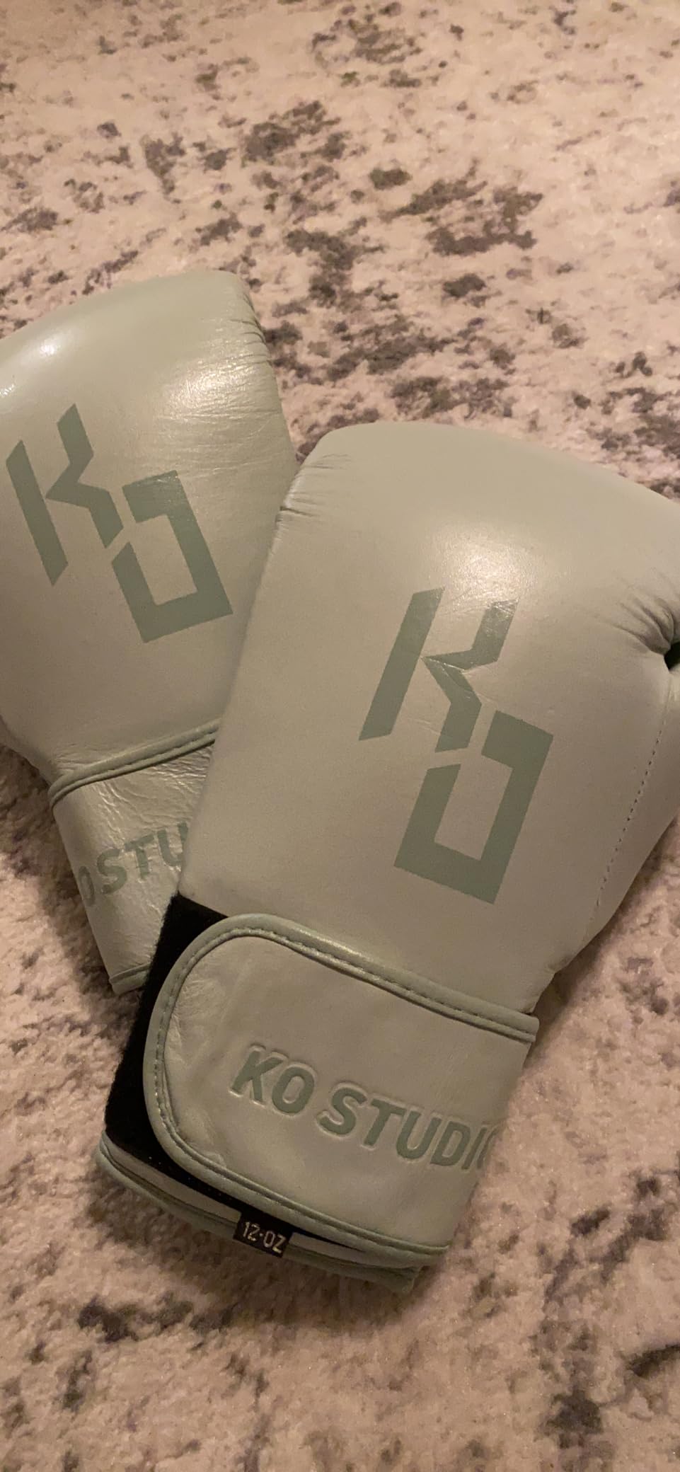 KOSTUDIO Boxing Gloves for Men & Women - Leather Gloves for Heavy Bag, Punching Bag, Muay Thai, MMA, Kickboxing, Gym Training, Sparring Pro-Style Guantes de Boxeo 12oz 14oz 16oz customer photo 2