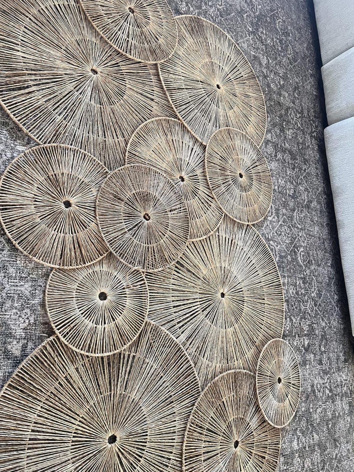 CHI AN HOME Wicker 23 Inch Jute Wall Decor Baskets, Set of 6 Extra Large Woven Jute Wall Plates, Decorative Baskets for Wall Arts, Wall Hanging for Bedroom, Living Room, Office customer photo 1