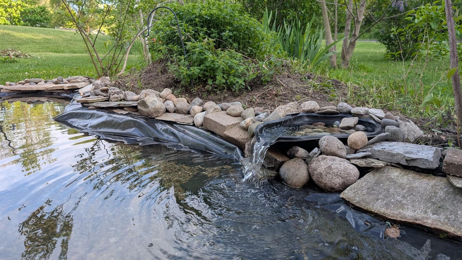 VIVOHOME All-in-One Pond Filter Fountain Kits, 790GPH Pond Pump for Pond | Multi-Stage Filtration, 33ft Power Cord, 13W Light, Outdoor Water Features, Ponds Up to 1320gallons customer photo 1