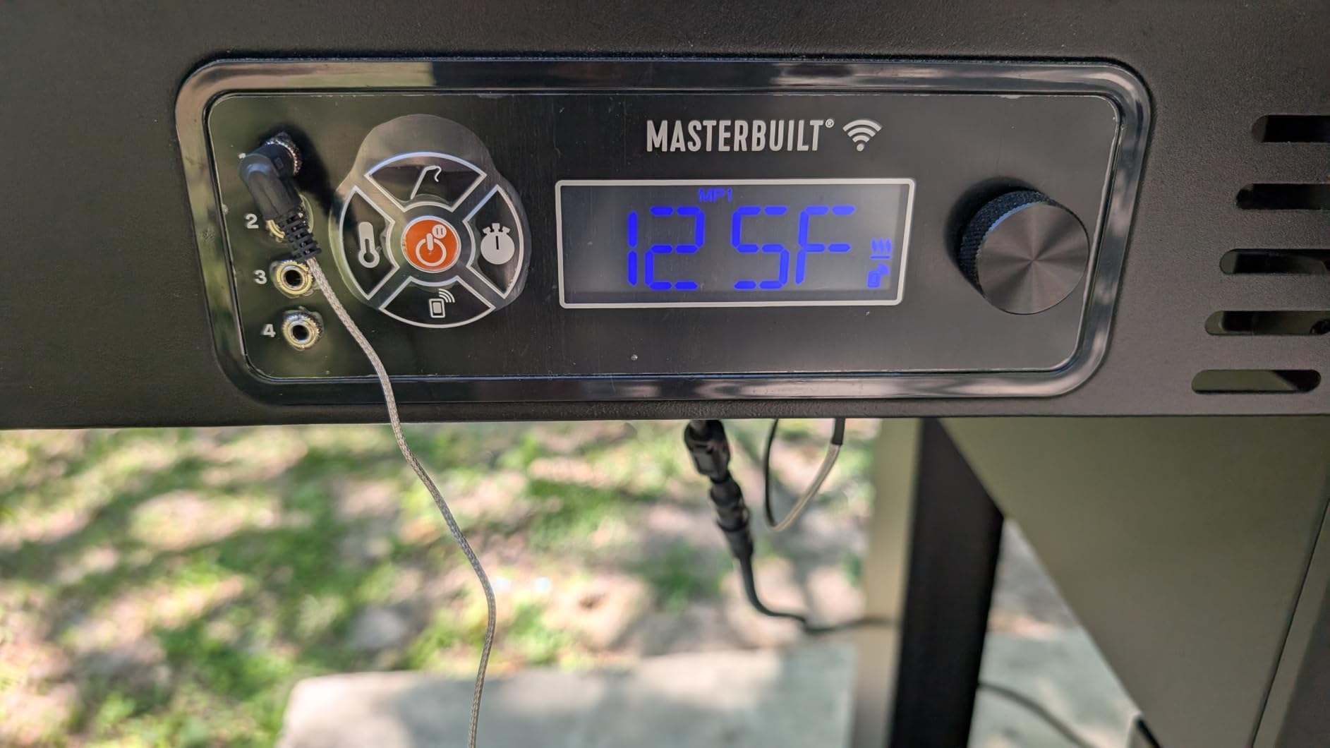 Masterbuilt Gravity Series 600 Digital Charcoal Smoker Grill with WiFi Technology, GravityFed Charcoal Hopper, 600 Cooking Sq. Inches, MB20041023 customer photo 1